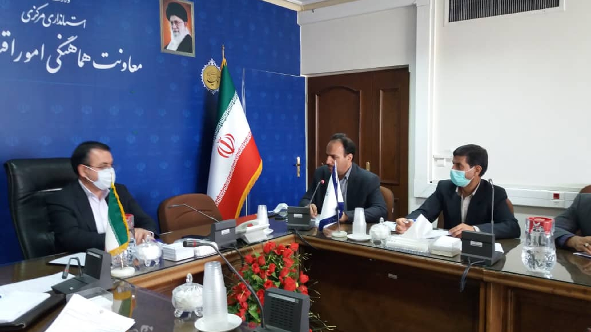 جلسه. امنیت غذایی با اولویت بخش کشاورزی در راستای تامین امنیت غذایی جامعه پس از حذف ارز ترجیحی نهاده های دامی و حفظ روند تولید به ریاست معاون هماهنگی امور اقتصادی و توسعه منطقه ای استاندار و با حضور سرپرست دفتر هماهنگی امور اقتصادی و مدیران مربوطه برگزار شد
در این جلسه دستگاه های ذیربط گزارشی از اقدامات حمایتی صورت پذیرفته ارائه دادند.

یکشنبه ۳۰ مرداد ۱۴۰۱