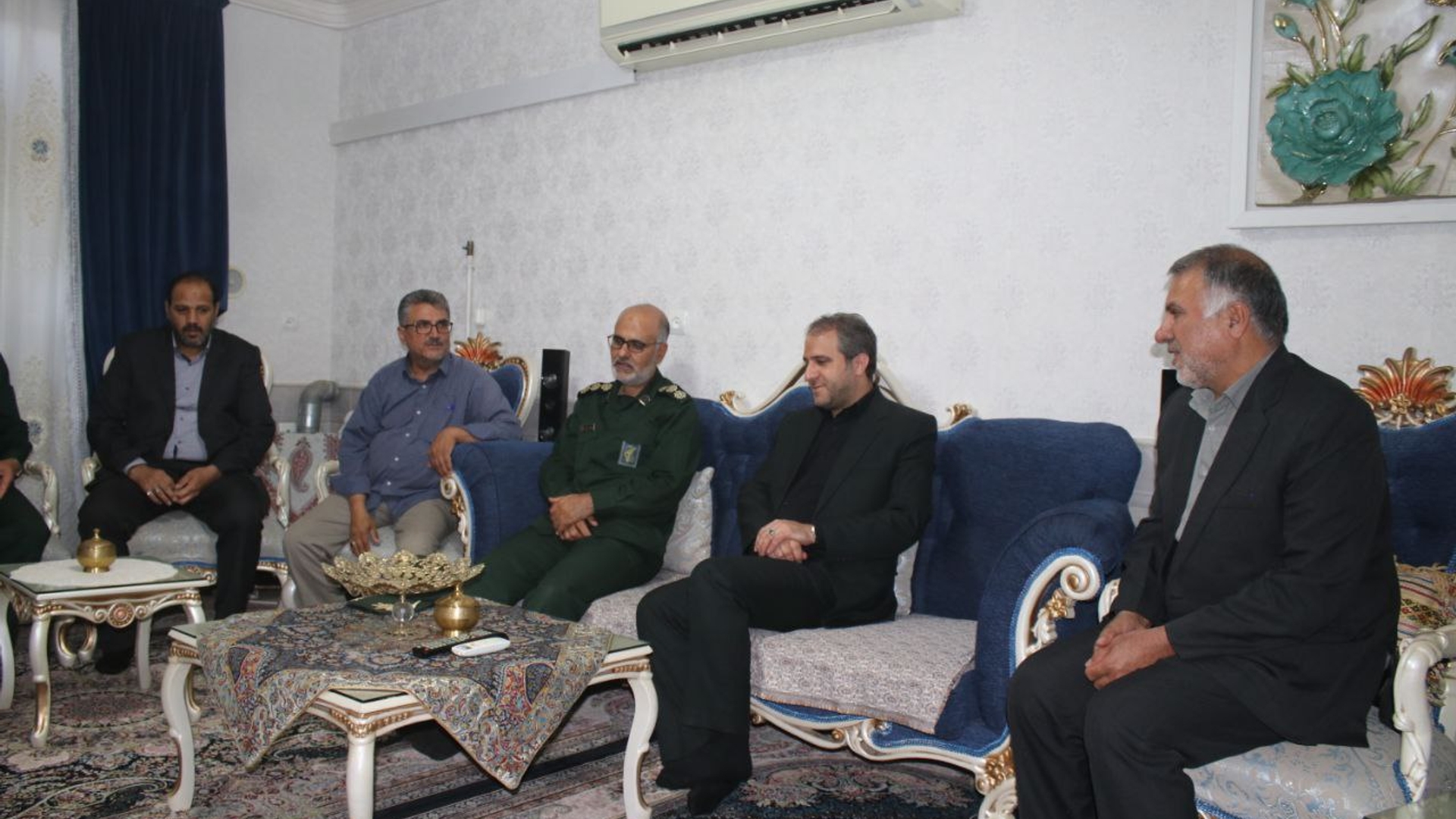 به مناسبت ۲۶ مرداد ، سالروز بازگشت غرور آفرین آزادگان سرافراز به میهن اسلامی ، مهدی الیاسی معاون استاندار و فرماندار ویژه شهرستان ساوه  با دو تناز  آزاده های سرافراز و گرانقدر  دیدار و گفتگو کردند.