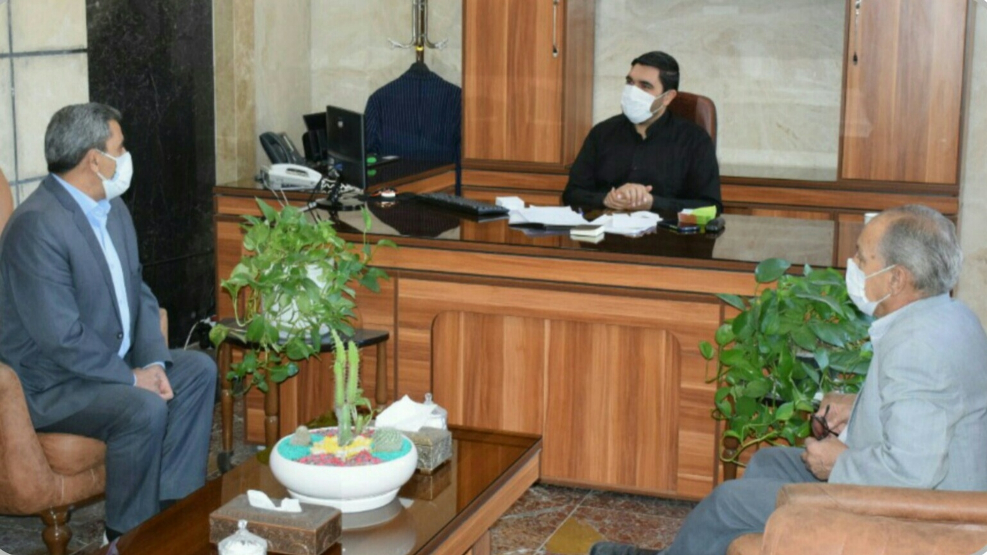 دیدار مسئولین انجمن معتادان گمنام با سرپرست فرمانداری.