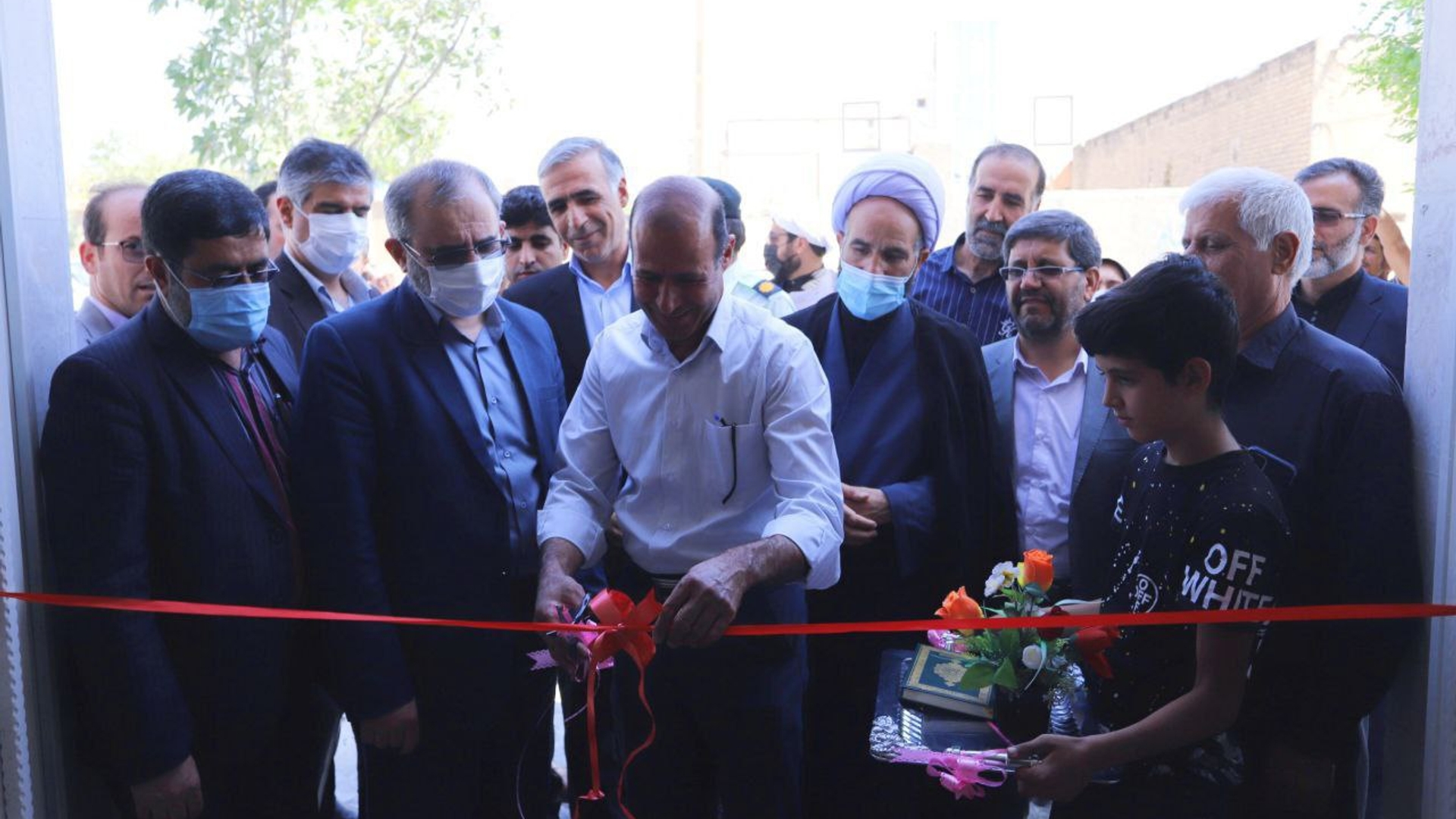 پروژه ساختمان مجتمع  اداری، فرهنگی شهید سلیمانی روستای گازران شهرستان خنداب بهره برداری شد.