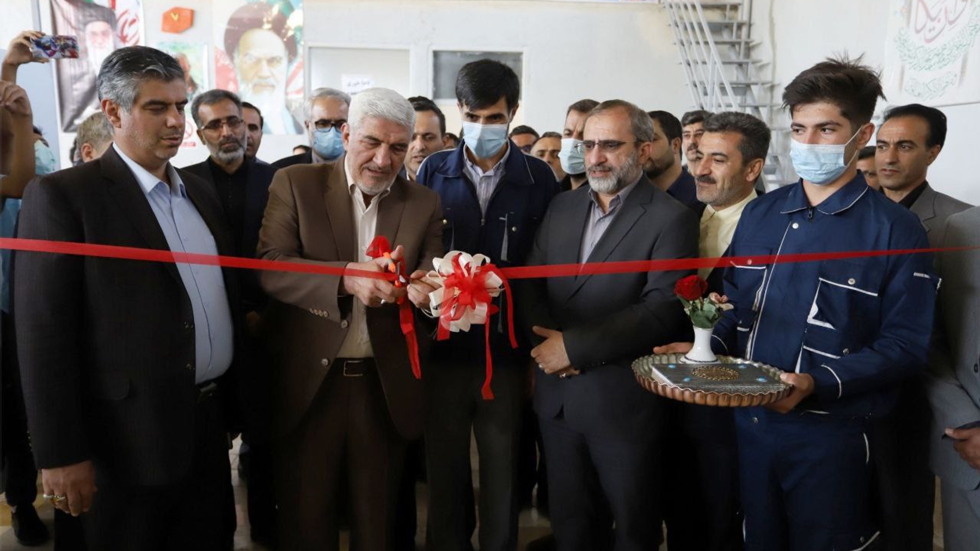 همزمان با هفته دولت، شرکت جذاب شیمی پارسیان در شهرک صنعتی شهید بابایی به بهره‌برداری رسید.