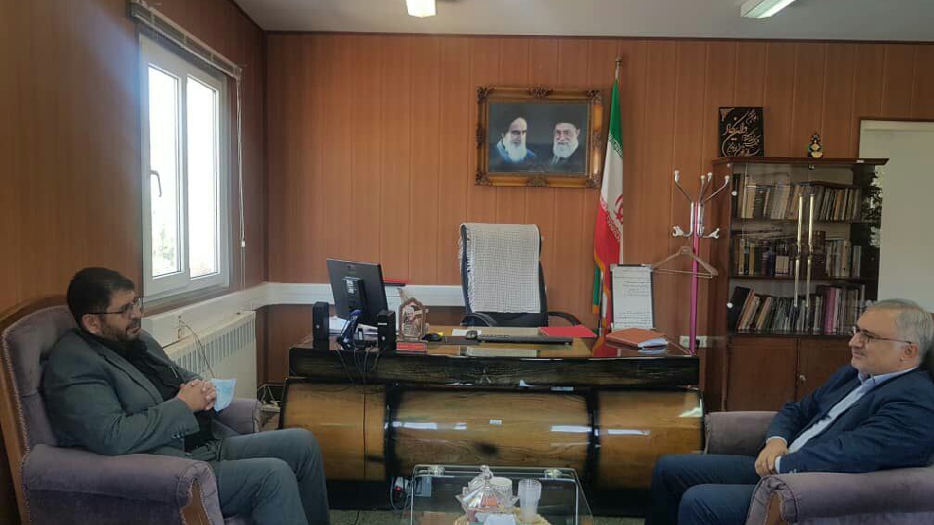 دیدار و گفتگو                                                                     :