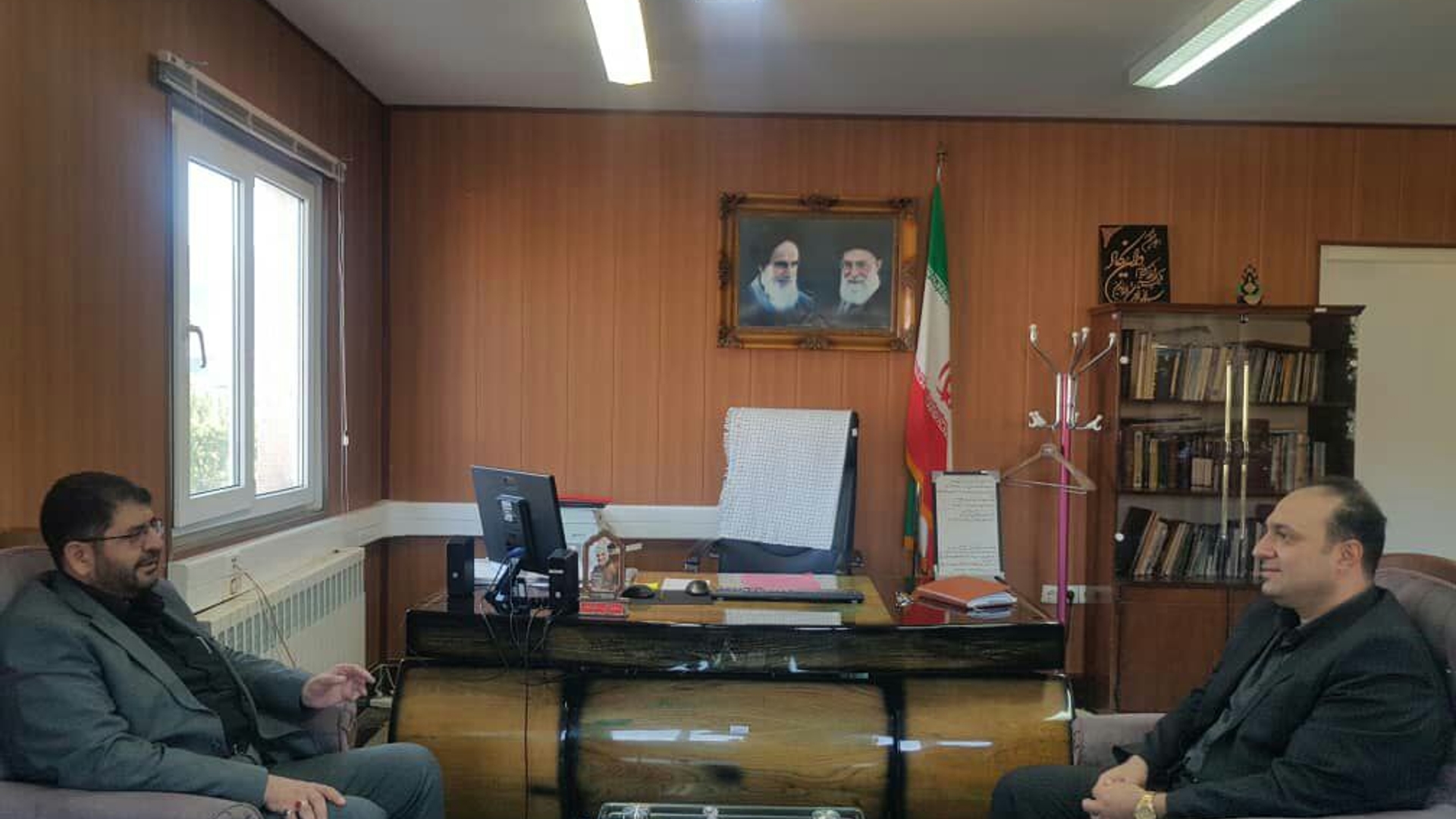 دیدار و گفتگو                                                                                     :