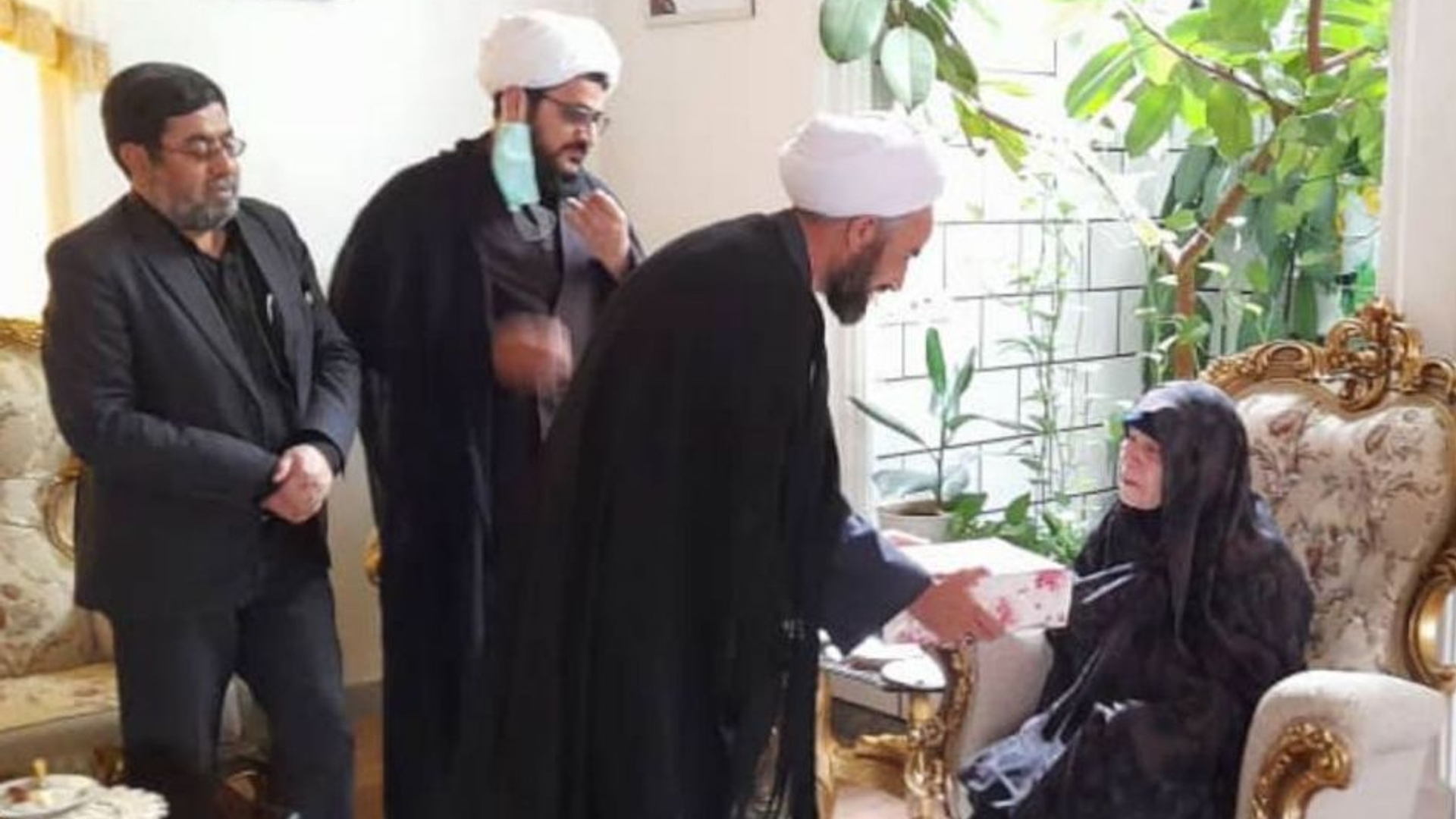 "دیدار و تجلیل از مادر شهید جاویدالاثر رحیم مولایی"