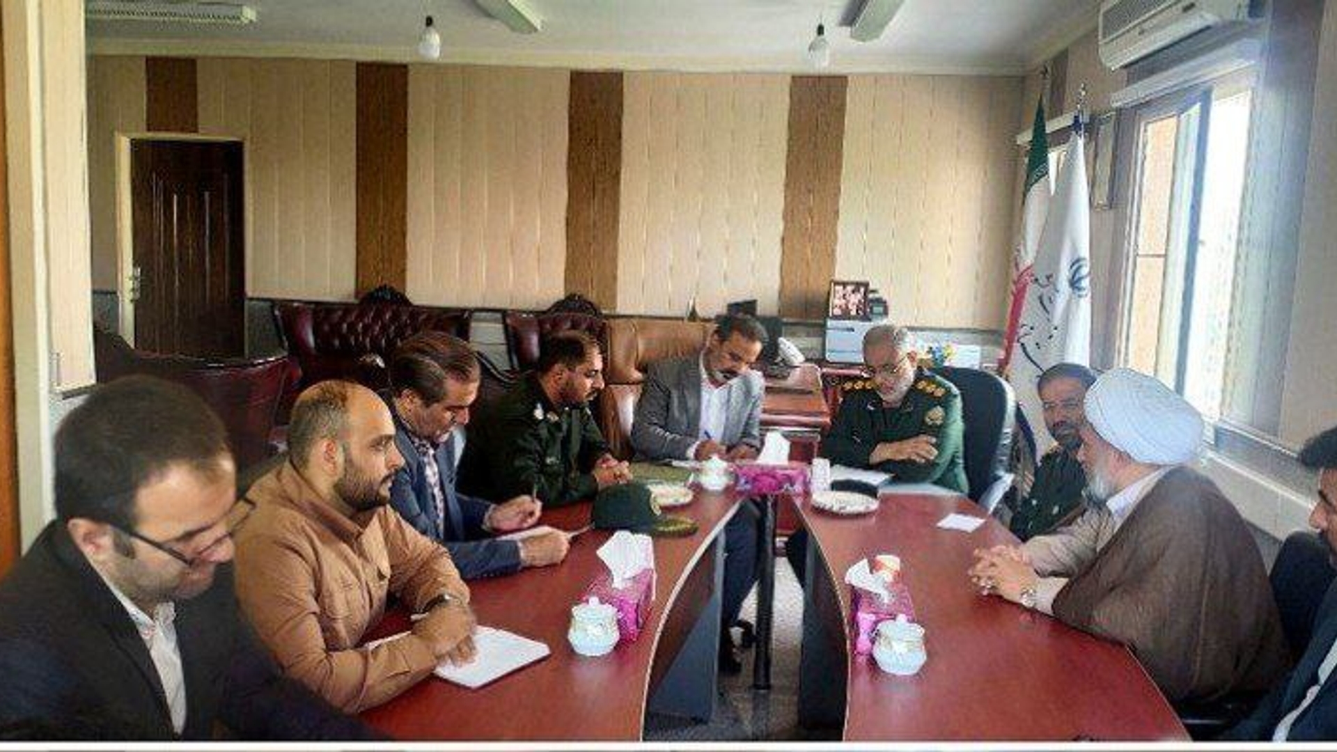 جلسه بررسی وضعیت یادمان های شهدای گمنام شهرستان زرندیه