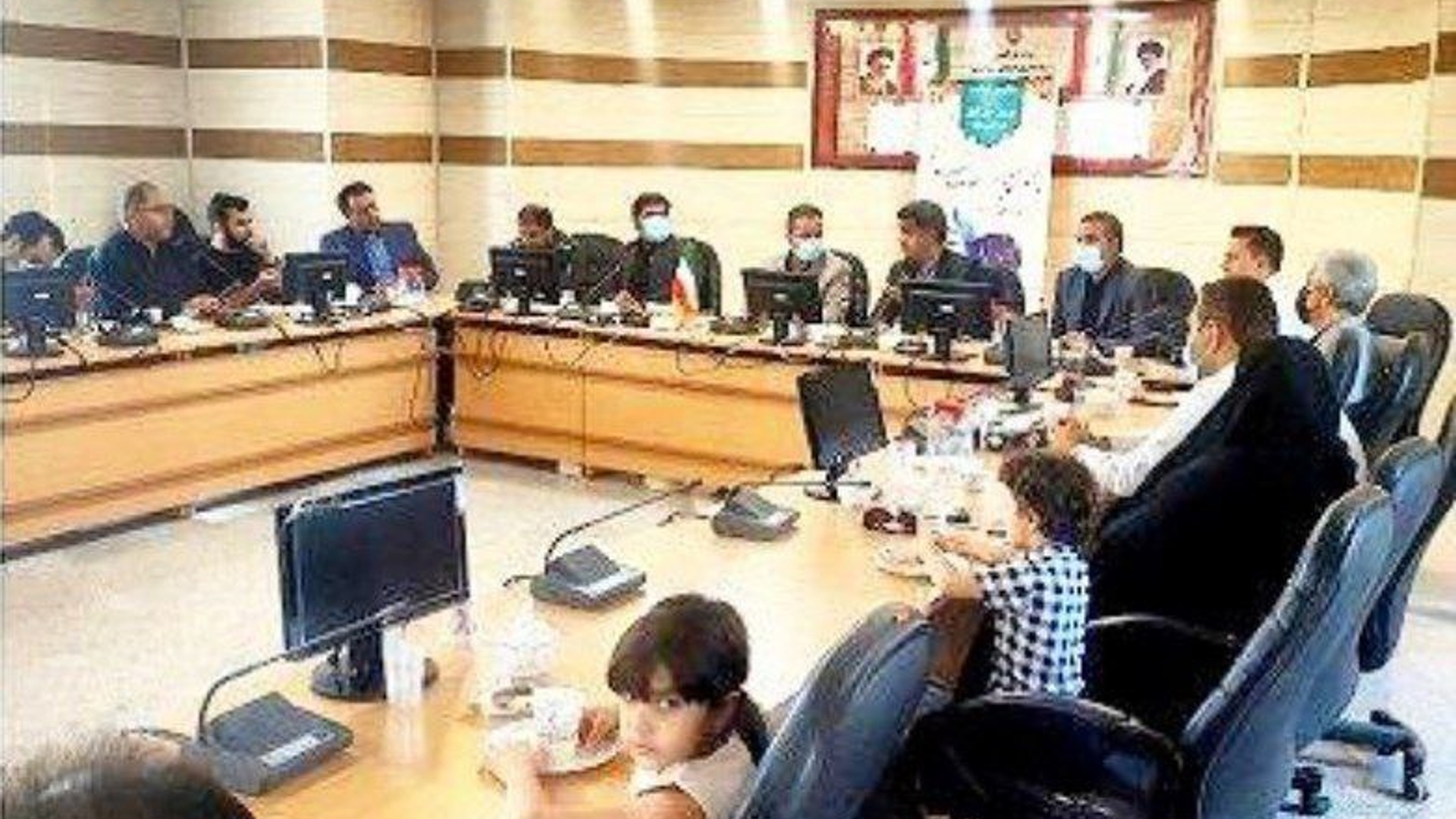 نشست صمیمی با خبرنگاران شهرستان زرندیه و تجلیل از آنها به مناسبت روز خبرنگار و مقام شامخ شهید صارمی