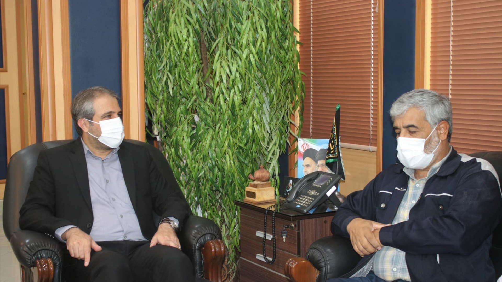 به مناسبت گرامیداشت هفته دولت، رییس و اعضای خانه کارگر شهرستان ساوه  با مهدی الیاسی معاون استاندار و  فرماندار ویژه شهرستان ساوه دیدار و گفتگو کردند.