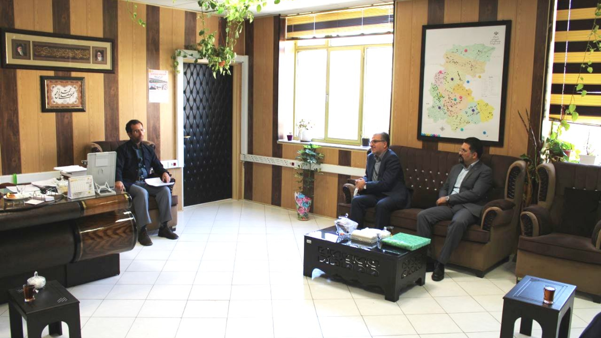 جلسه بررسی نحوه ارائه خدمات پست‌بانک در روستاها برگزار گردید.