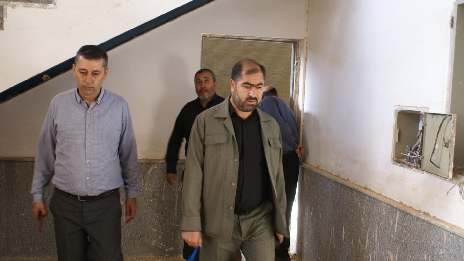 بازدید سرزده فرماندار فراهان از ادارات و تاکید بر تکریم ارباب رجوع