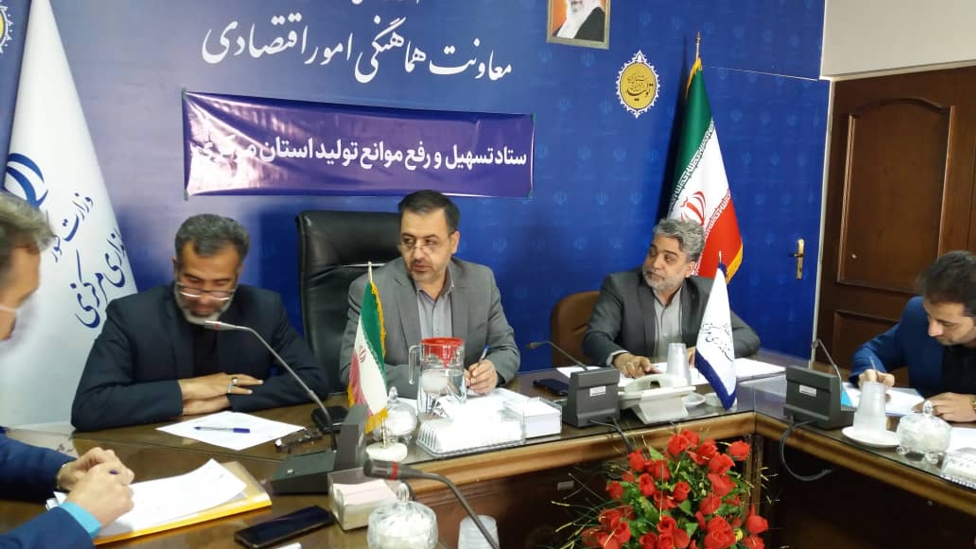 جلسه کارگروه تسهیل و رفع موانع تولید استان ، به منظور رسیدگی به مشکلات واحدهای صنعتی به ریاست میرزاخانی، معاون هماهنگی امور اقتصادی و توسعه منطقه ای استاندار و با حضور سرپرست دفتر هماهنگی امور اقتصادی و مدیران مربوطه برگزار شد.
سه شنبه 15 شهریور 1401