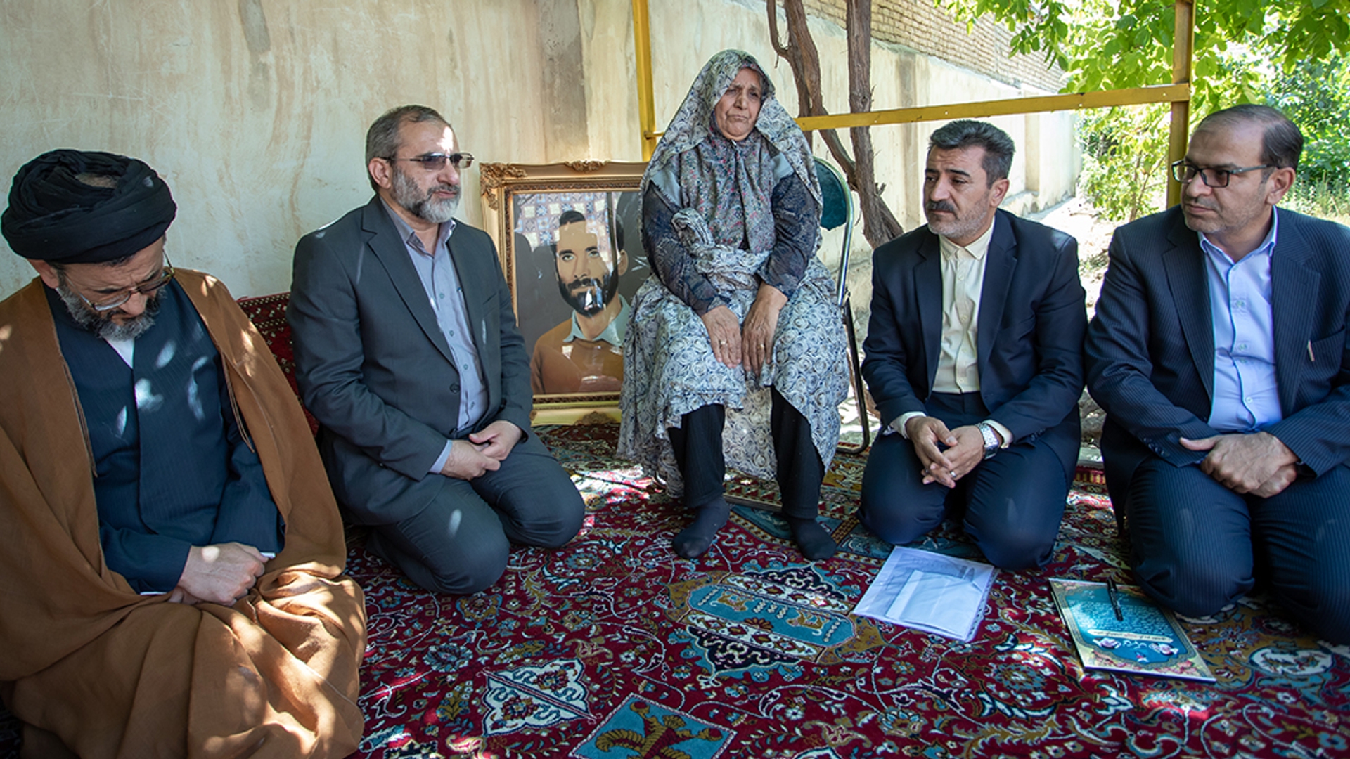 استاندار مرکزی: انقلاب اسلامی به برکت خون شهدا قدرت مطلق منطقه است