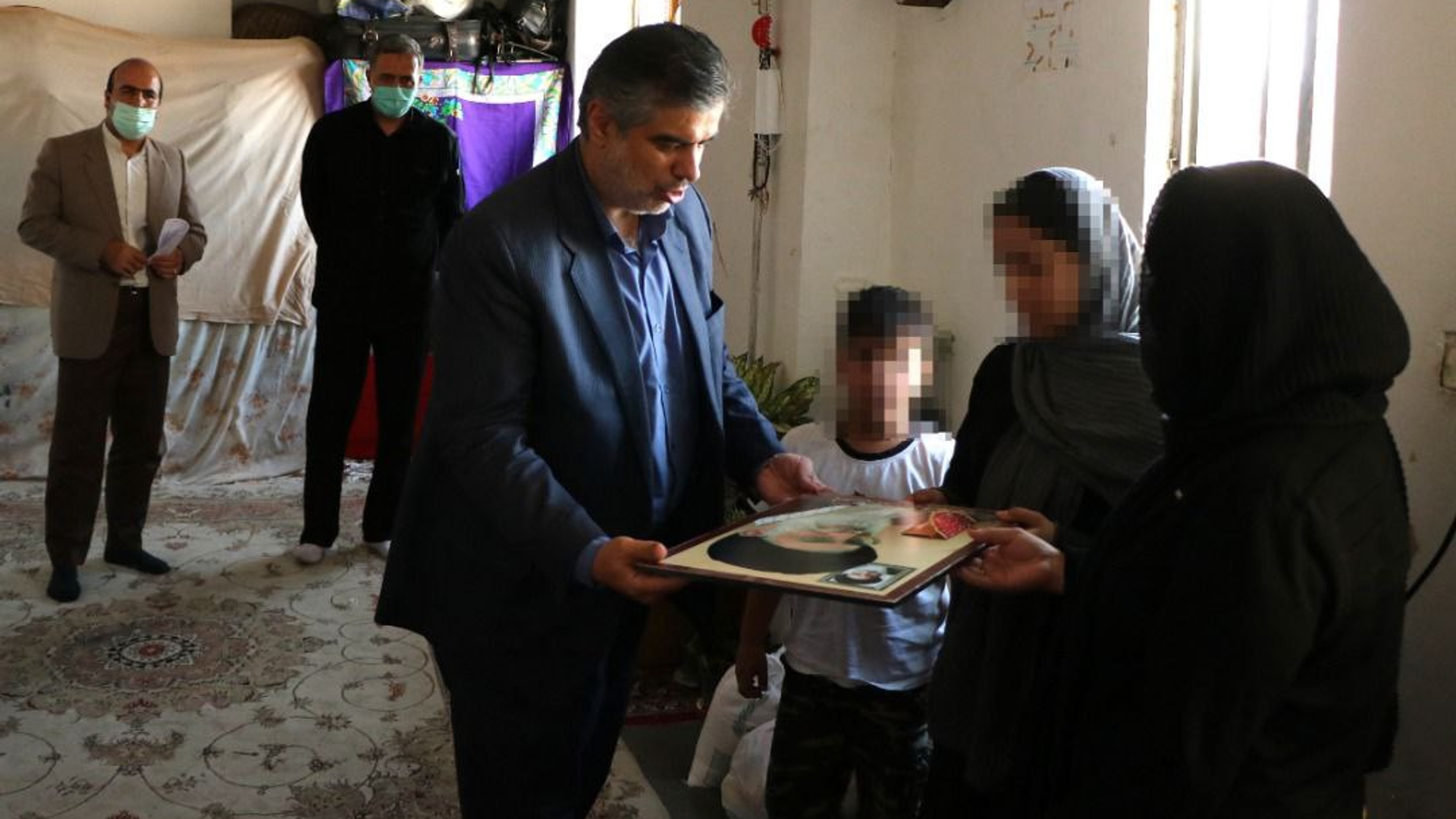 بازدید از خانواده های مددجو و تحت حمایت کمیته امداد امام خمینی (ره)