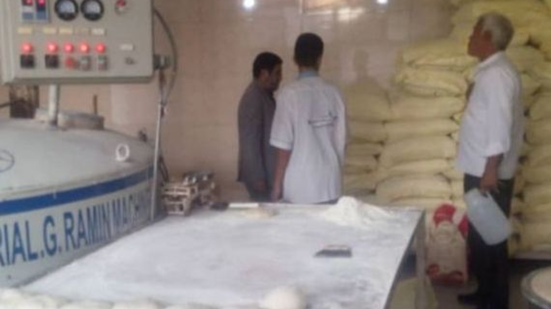 بازدید فرماندارخنداب از برخی نانوائیهای روستاها