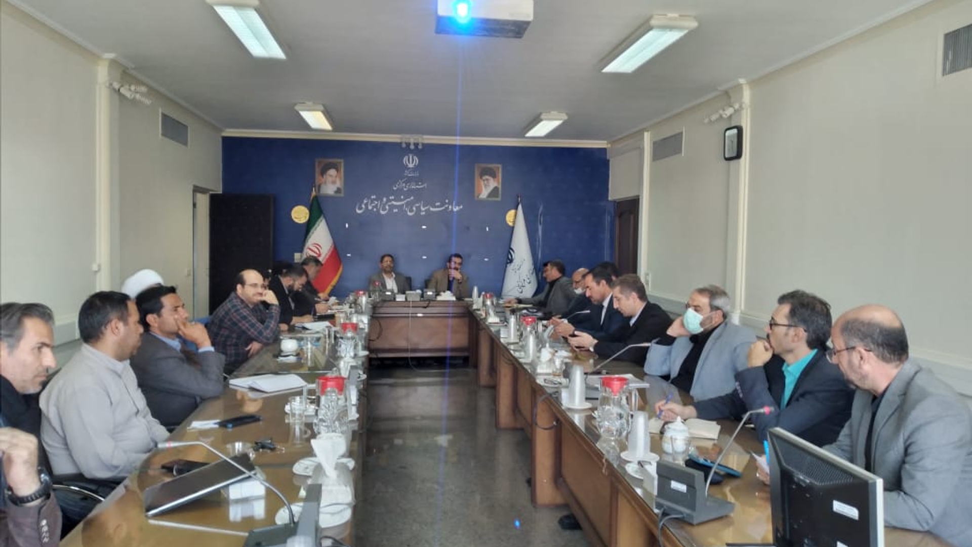 نشست هم اندیشی و برنامه ریزی برای احیا، نماد و شاخص های هویتی استان