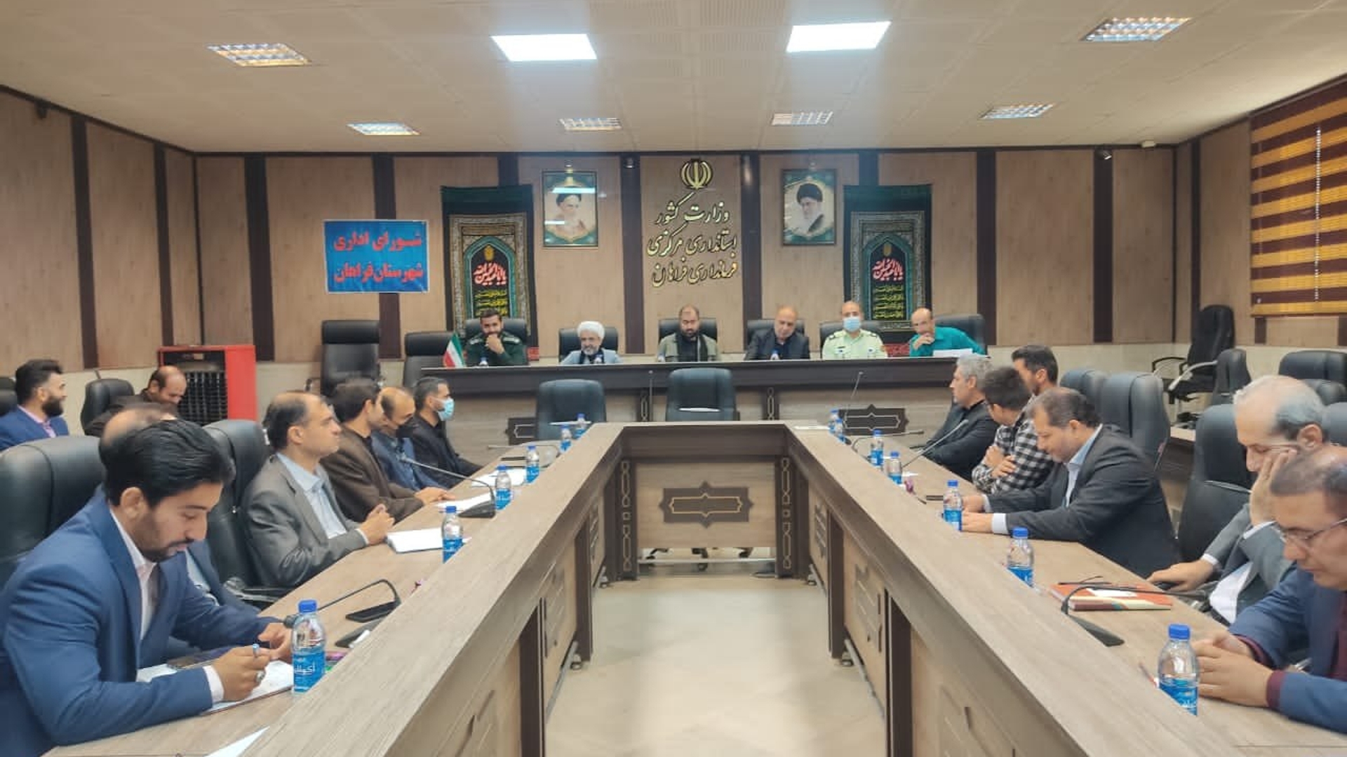 ششمین جلسه شورای اداری شهرستان فراهان  به ریاست آقازیارتی فرماندار شهرستان و با حضور بیاتی نماینده مردم منطقه در مجلس شورای اسلامی ،و حجت الاسلام یعقوبی امام جمعه فراهان و اعضای جلسه  در محل فرمانداری برگزار شد.