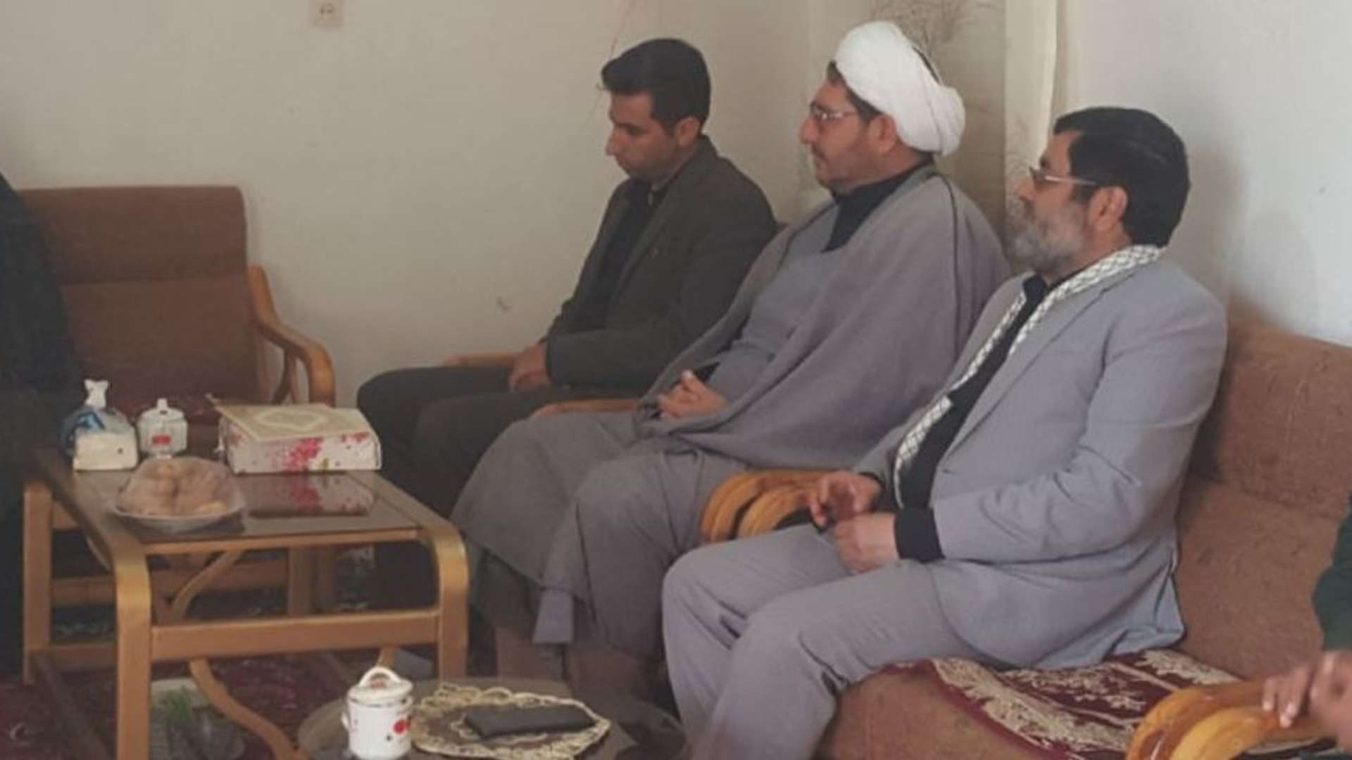 دیدارفرماندارخنداب با خانواده شهیدعلی شیخ مرادی