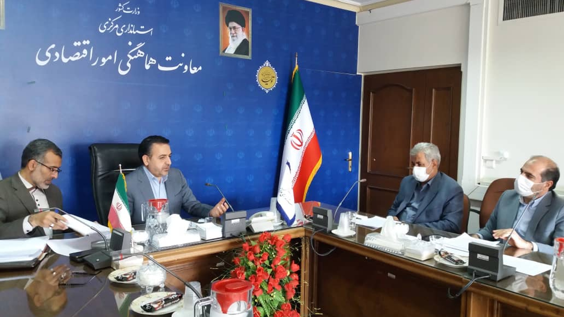 جلسه. بررسی تسهیلات بخش کشاورزی به ریاست میرزاخانی معاون هماهنگی امور اقتصادی و توسعه منطقه ای استاندار و با حضور سرپرست دفتر هماهنگی امور اقتصادی و مدیران مربوطه برگزار شد.
در این جلسه در خصوص تامین تسهیلات سرمایه در گردش برای واحدهای پرورش دام و طیور بحث و تصمیمات لازم اتخاذ شد.

شنبه 9 مهر 1401