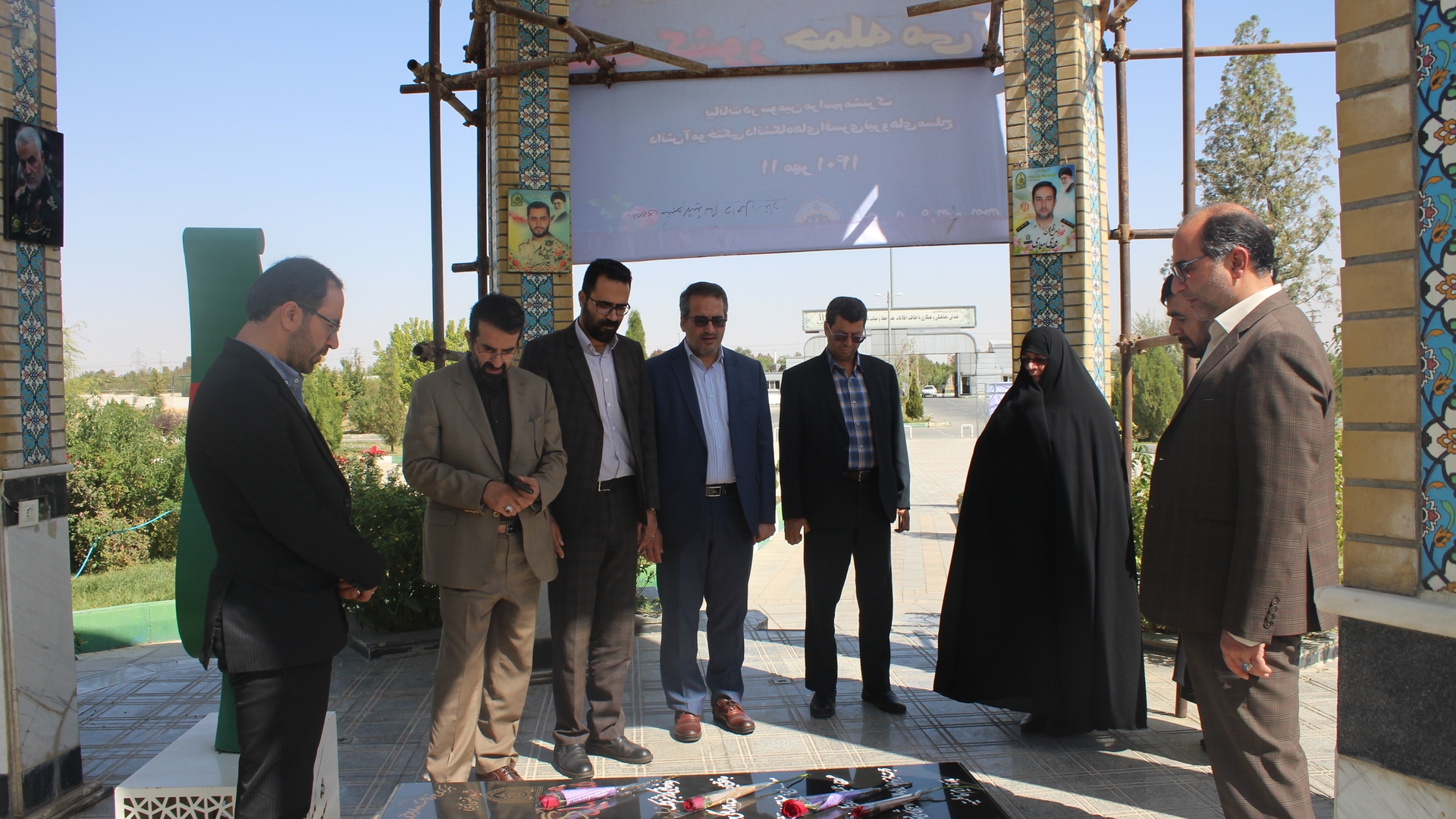 ادای احترام به مقام شهدای نیروی انتظامی