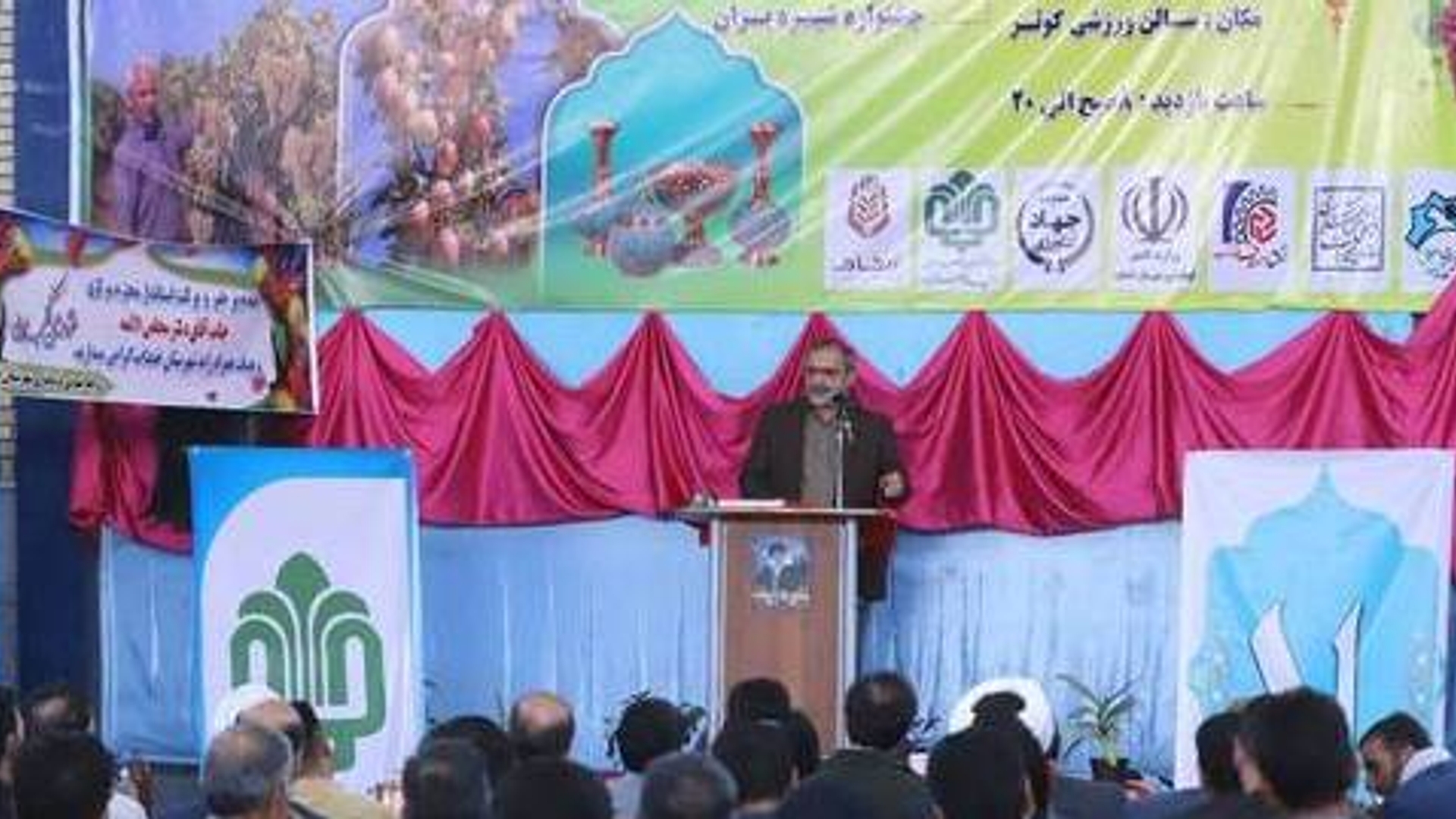 بازدید استاندار از" نمایشگاه باور" در شهرستان خنداب