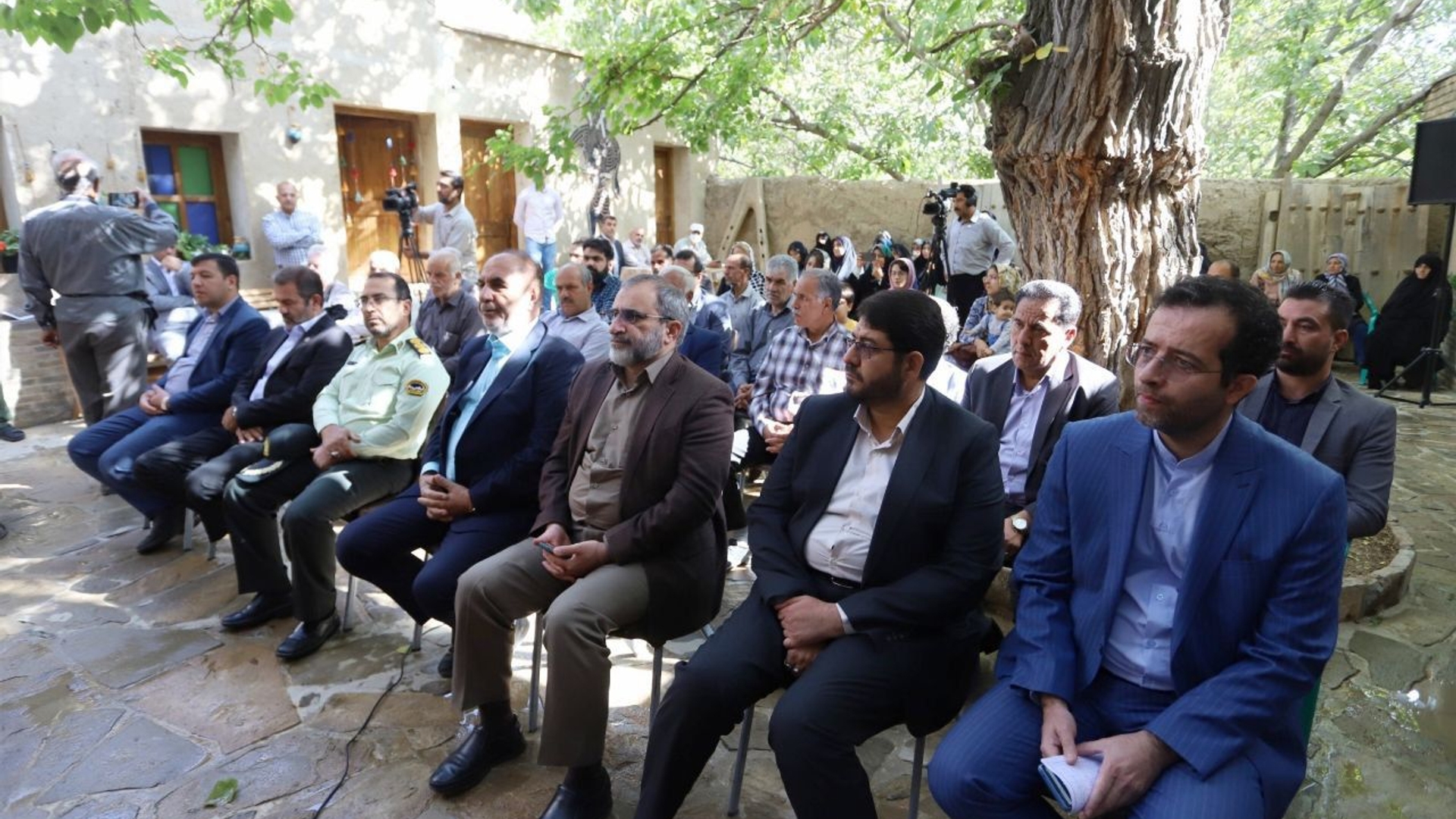 بهره گیری از روش های نوین آبیاری راهبرد موثر در مدیریت کم آبی -تولید ۲۰ درصد از گوشت قرمز استان توسط عشایر