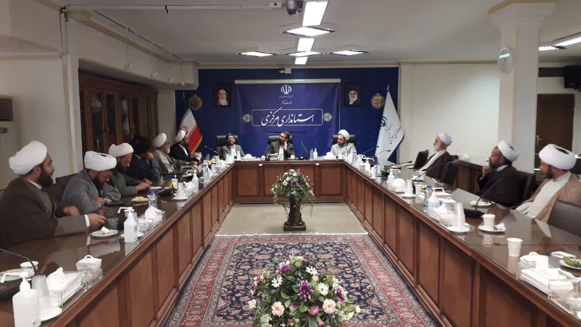 نشست اندیشه ورز با روحانیان