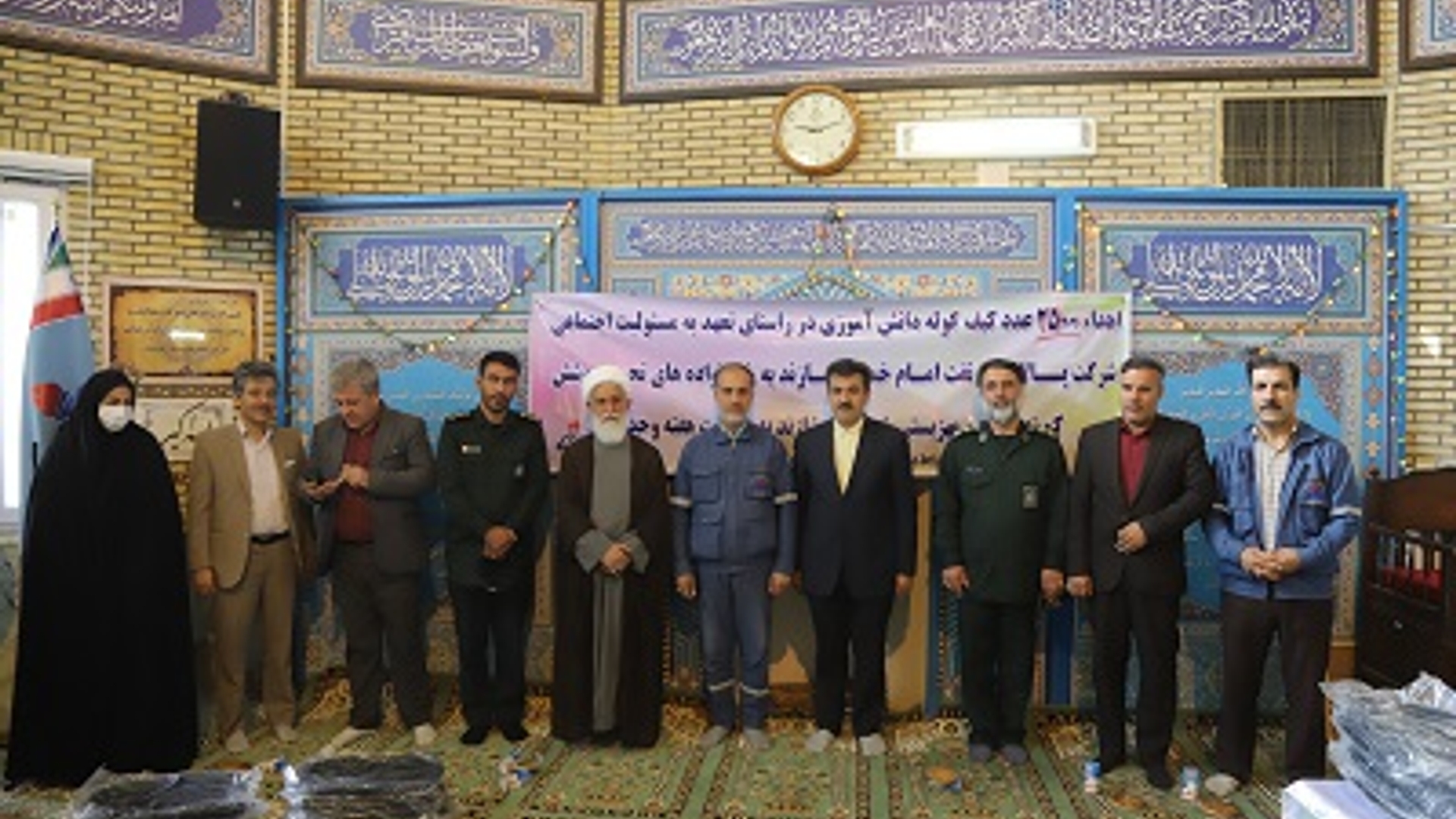 اهدای تعداد 2500 کوله دانش آموزی به خانواده های تحت پوشش نهادهای حمایتی شهرستان شازند