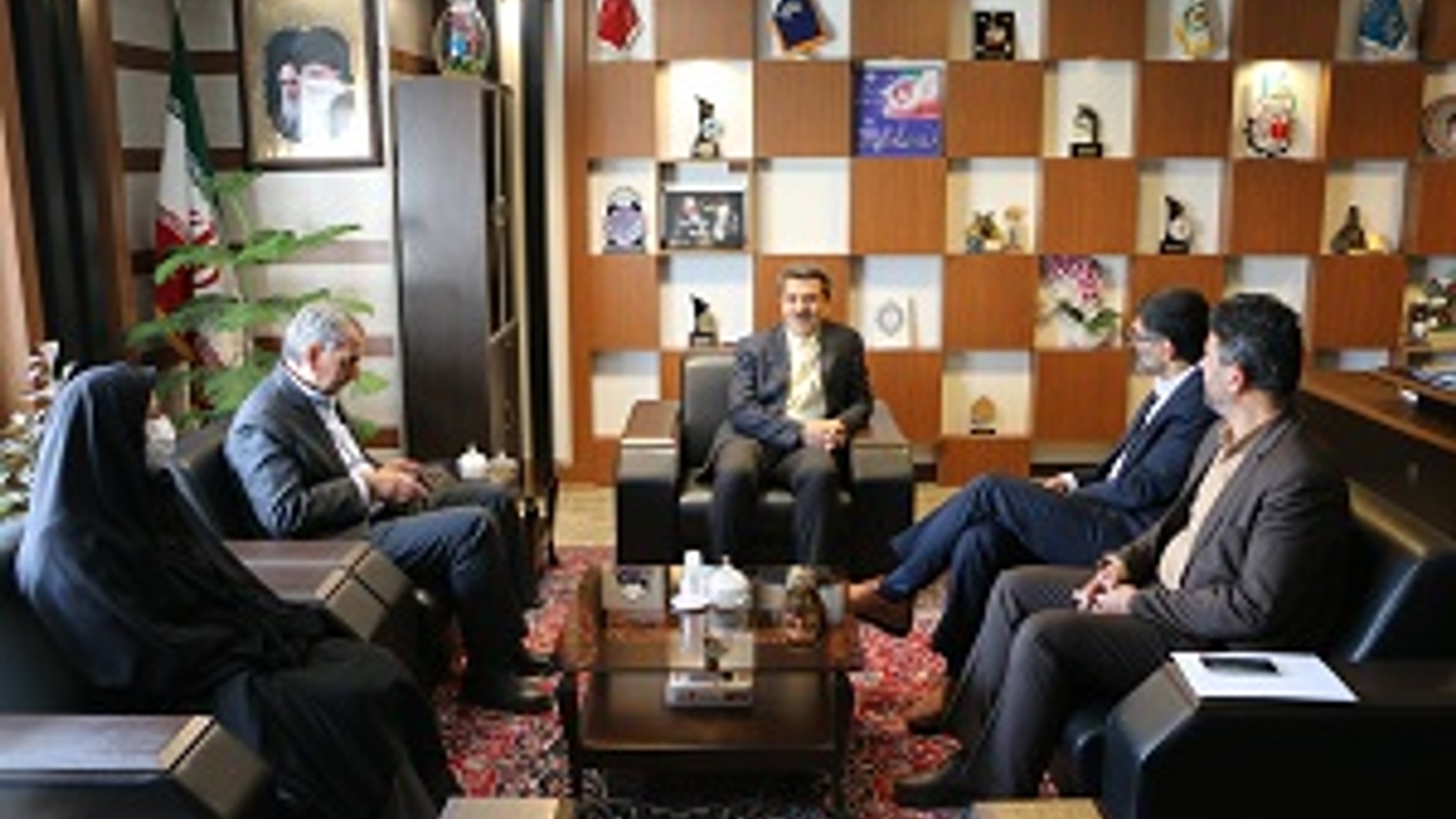 دیدار و نشست فرماندار شهرستان شازند با مدیرکل بهزیستی استان مرکزی