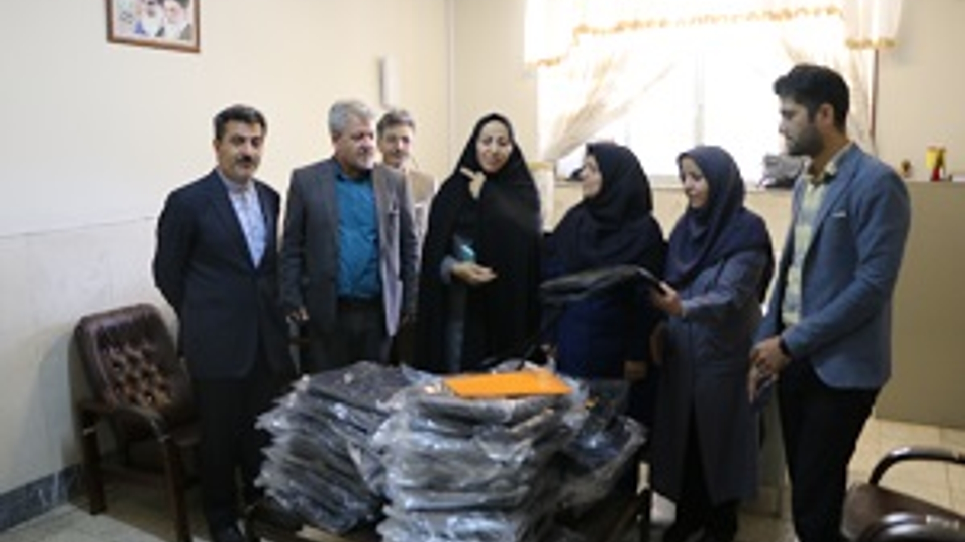 اهدای کوله دانش آموزی به دانش آموزان مدارس استثنائی شهر شازند و مهاجران