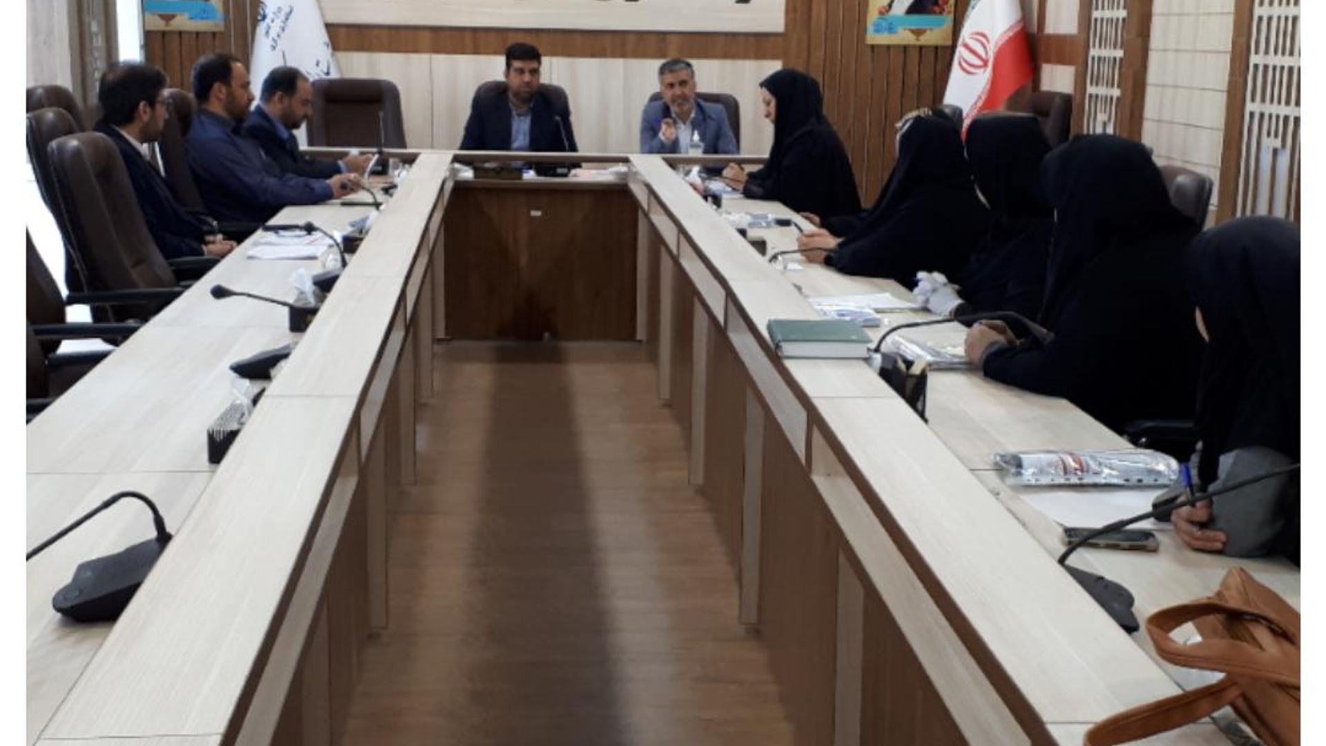 نشست فرماندار شهرستان اراک با سمن های شهرستان