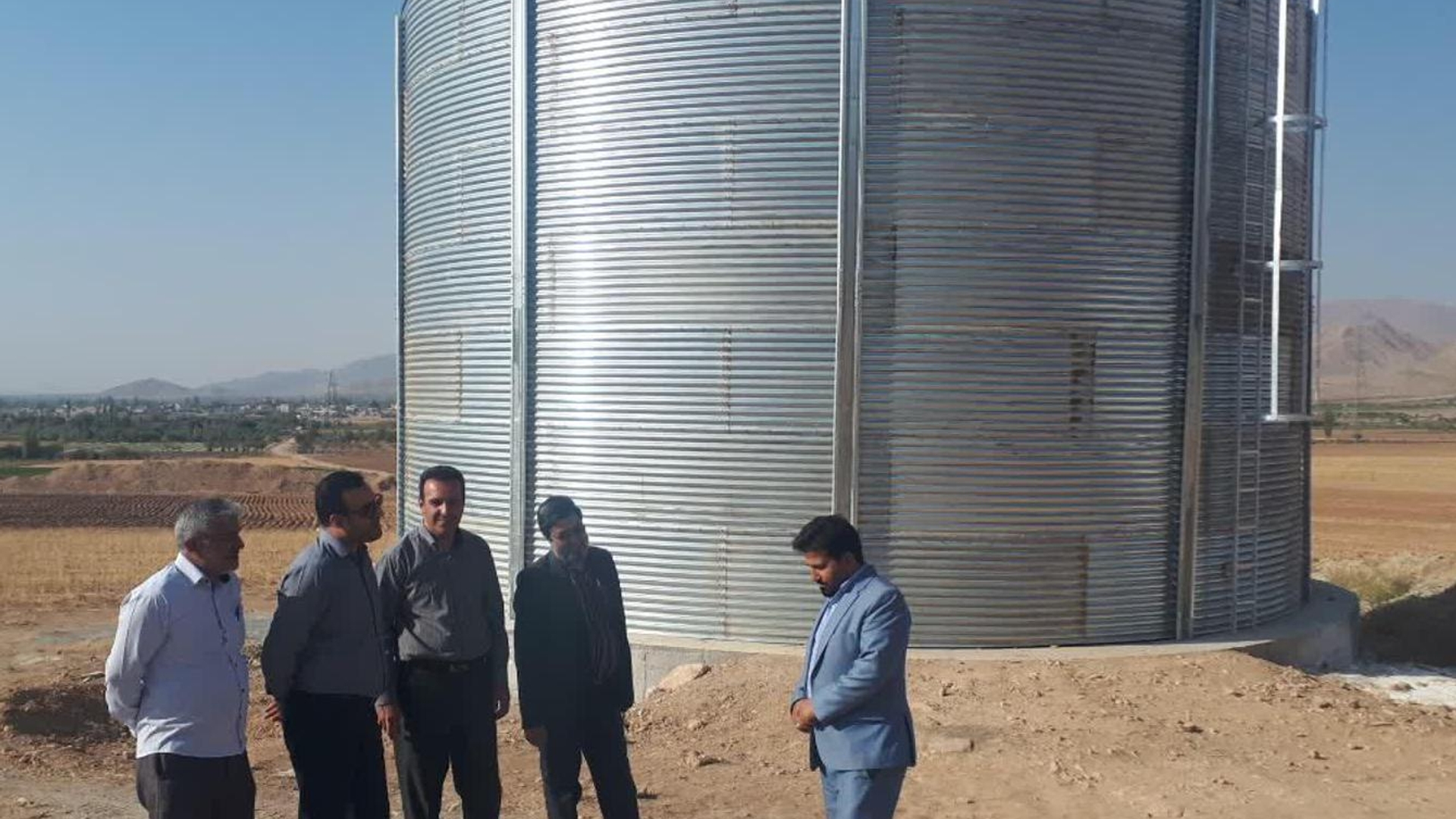 بازدید فرماندار از پروژه احداث مخزن آب شرب