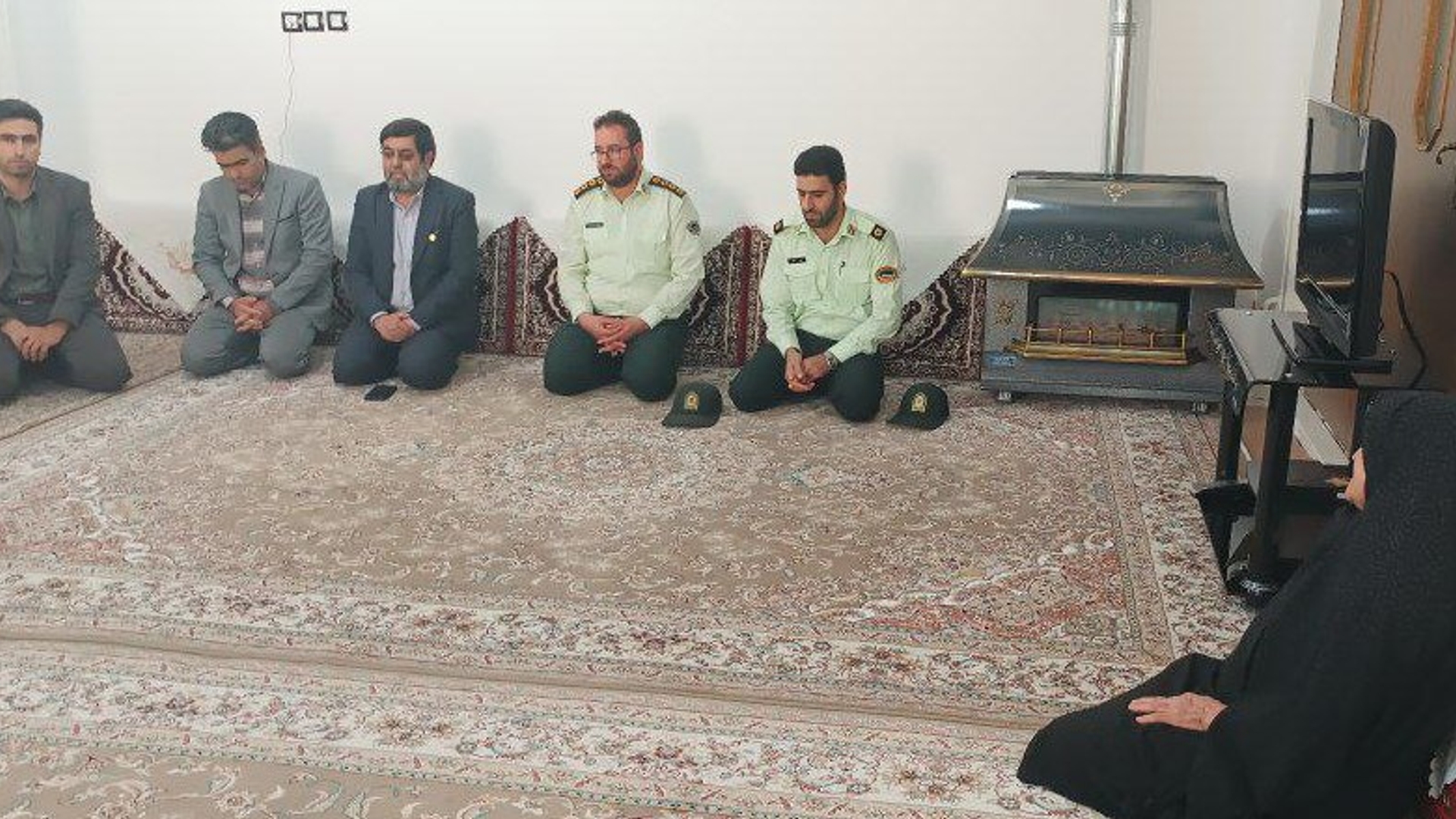 دیدار فرماندار با خانواده شهید والامقام عظیم فرهادی