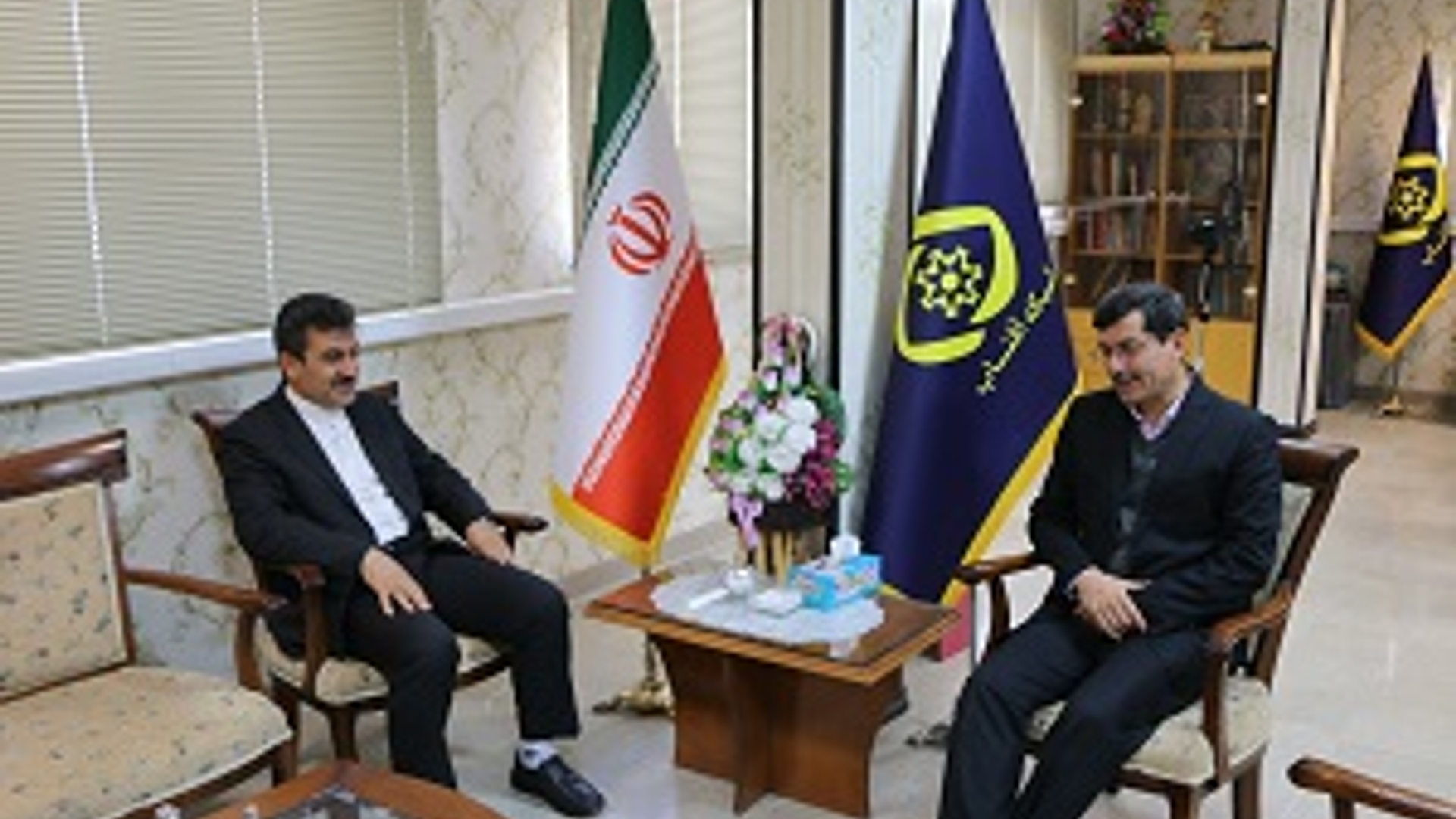 دیدار و نشست فرماندار شهرستان شازند با معاون صدا و سیمای شبکه آفتاب استان مرکزی