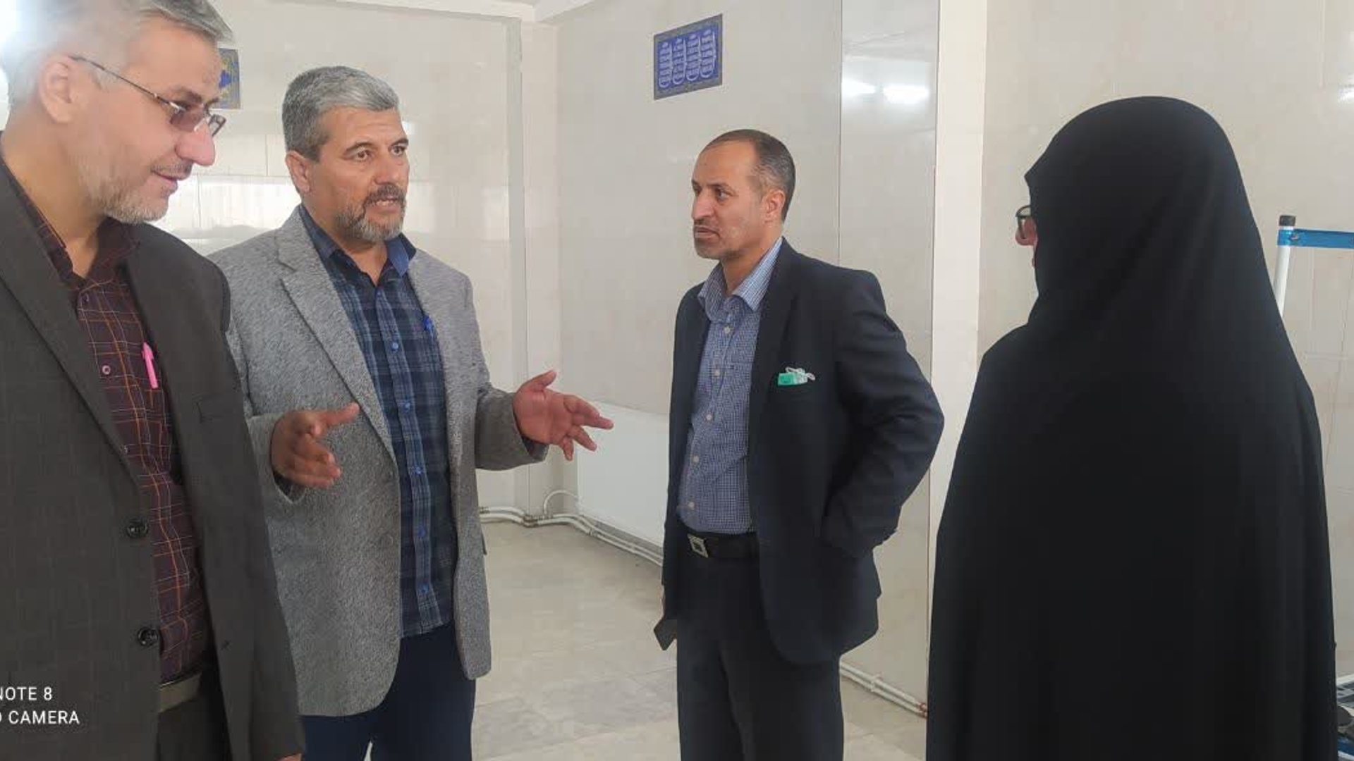 بازدید  سرکار خانم  مفتح  زاده  مدیر کل امور بانوان  استانداری  و  فرماندار شهرستان خمین از کارگاه  خیاطی با مدیریت  آقای احمدی در روستای رباط ارجمند ضمن ارائه  گزارش روند  فعالیت و  مشکلات  موجود  در این  کارگاه  .١٤٠١-٠٨-٠١