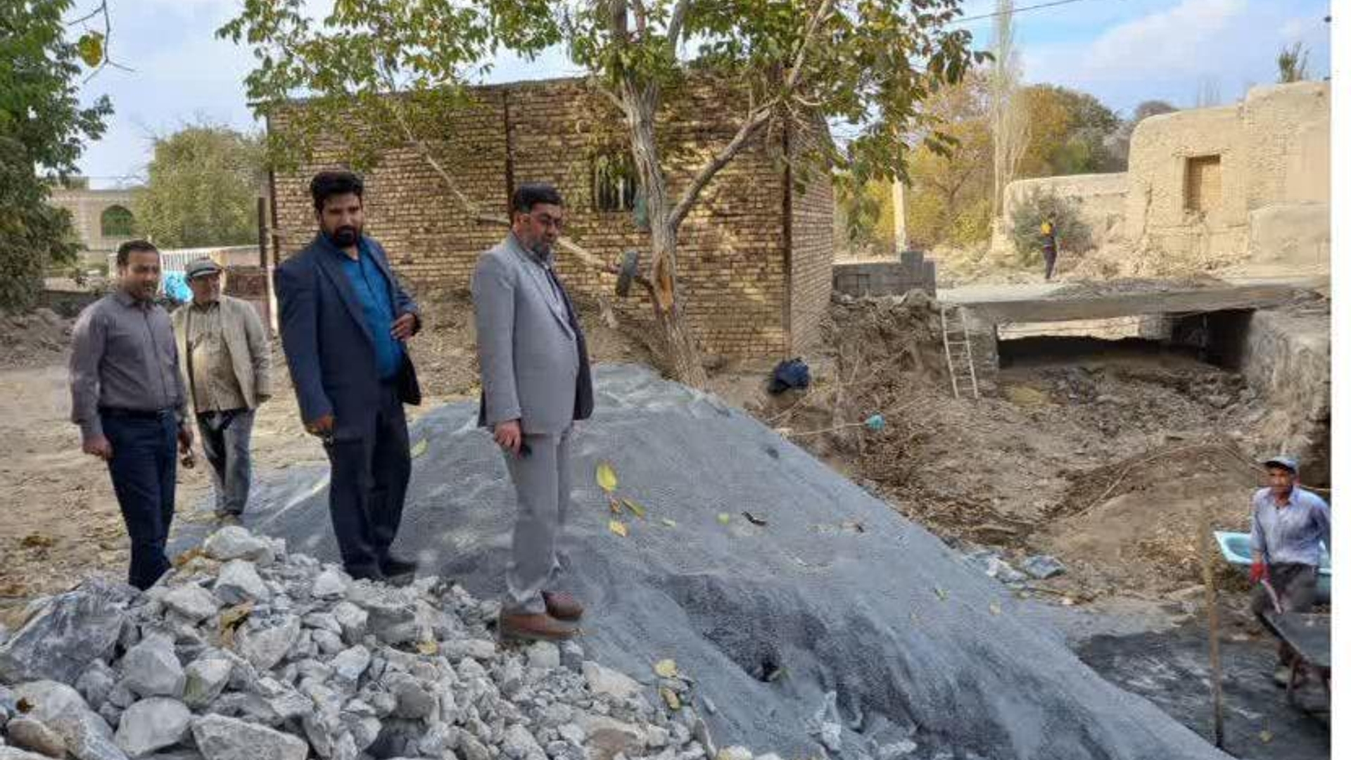 دهگردشی فرماندار خنداب در بخش قره چای.