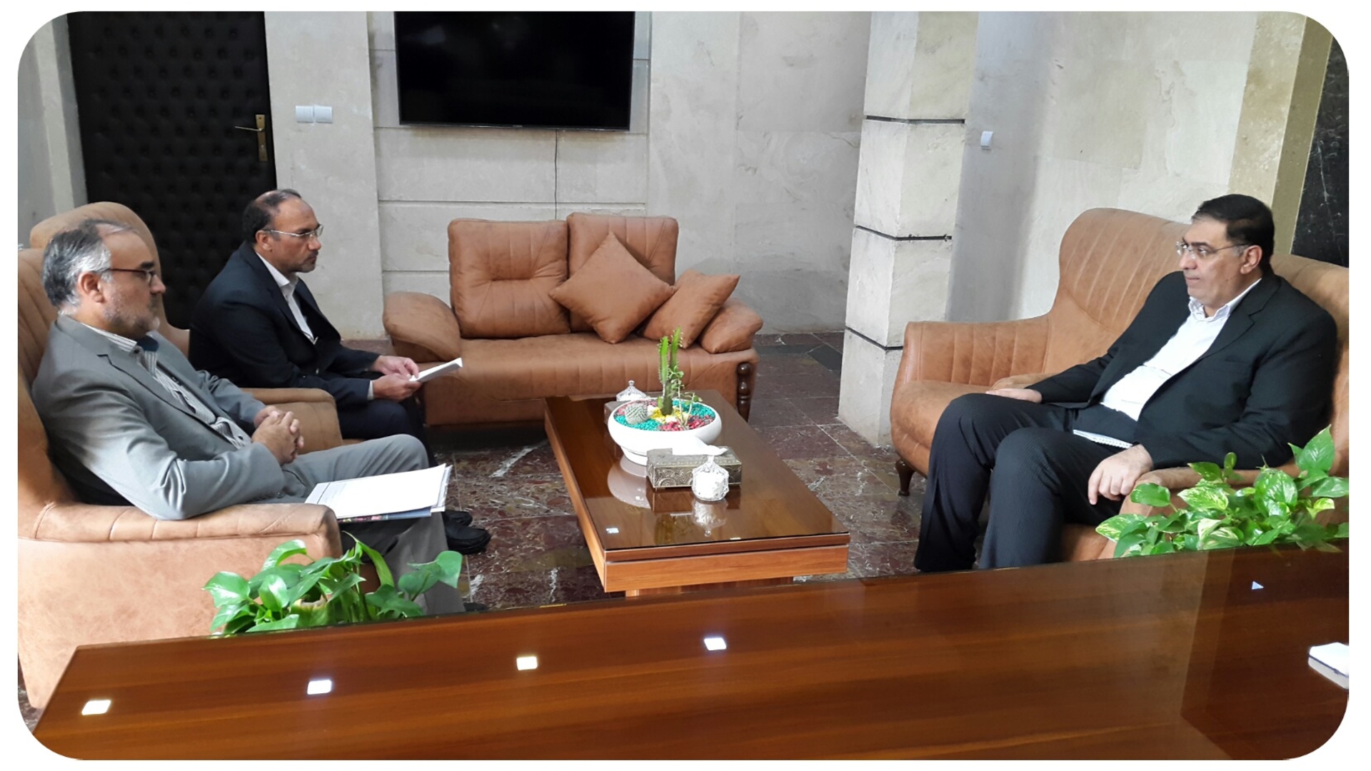 دیدار مدیر بنیاد مسکن انقلاب اسلامی شهرستان محلات با سرپرست فرمانداری