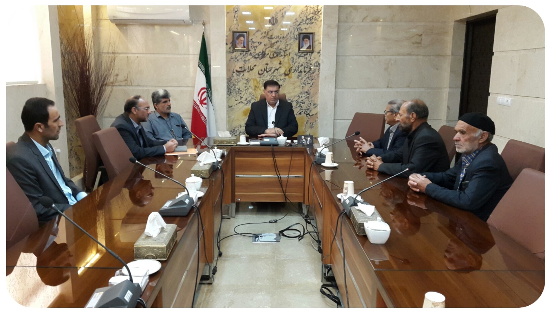 ملاقات اعضای شورای بخش مرکزی محلات با سرپرست فرمانداری