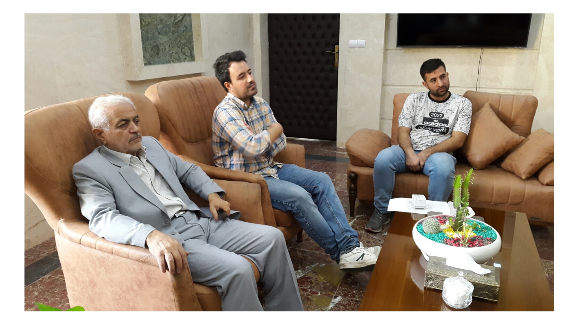 دیدار اعضای هیئت مدیره شرکت تعاونی گل و گیاه ارغوان با سرپرست فرمانداری