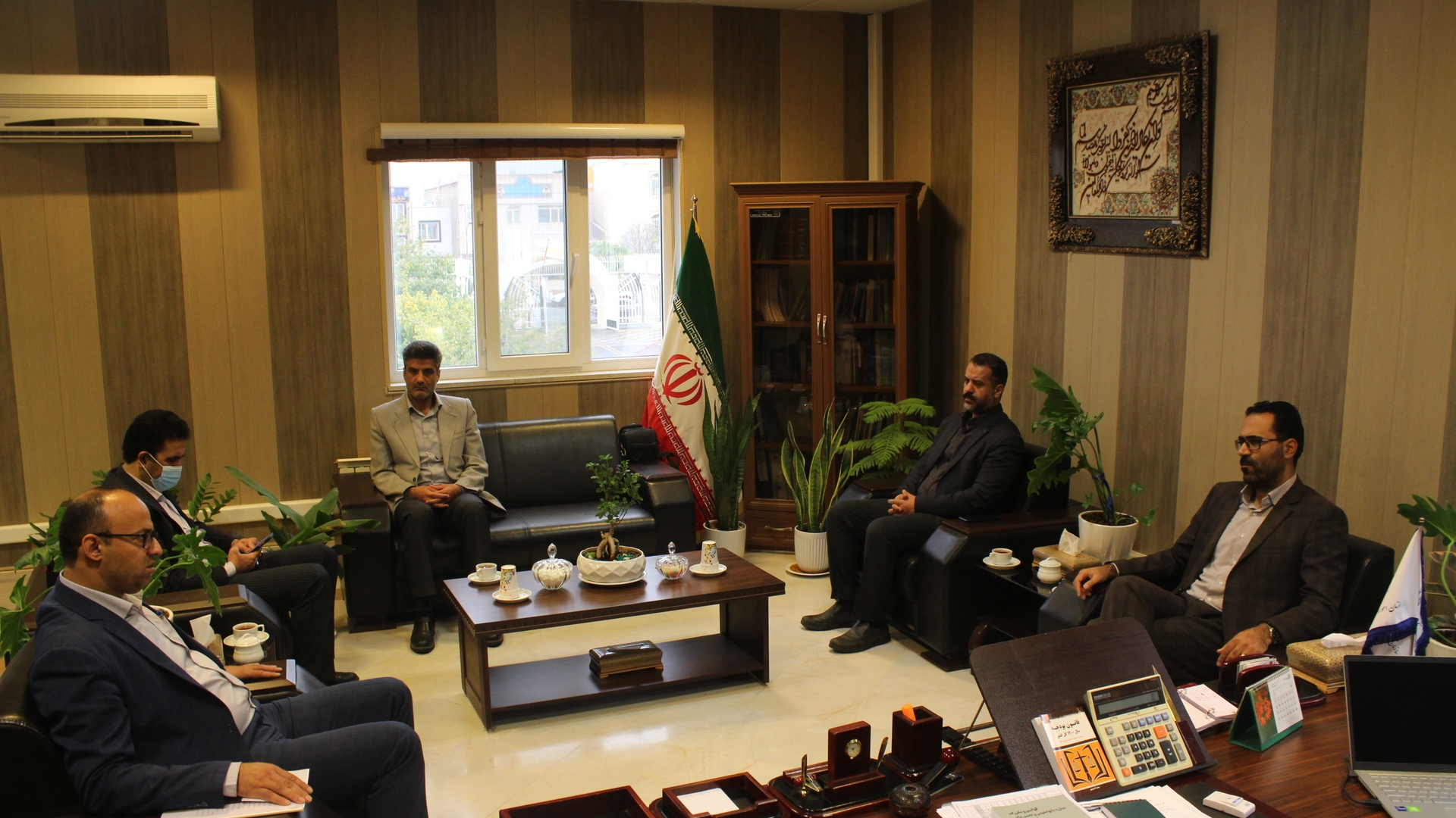 برگزاری نشست با مدیرکل اقتصاد و دارایی