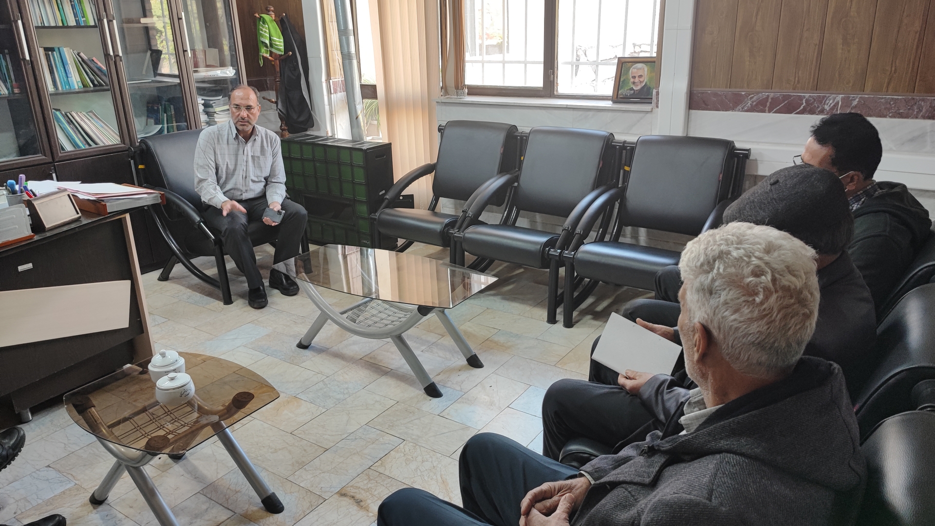 دیدار بخشدار با اعضای تعاونی روستایی روستای کوه سفید