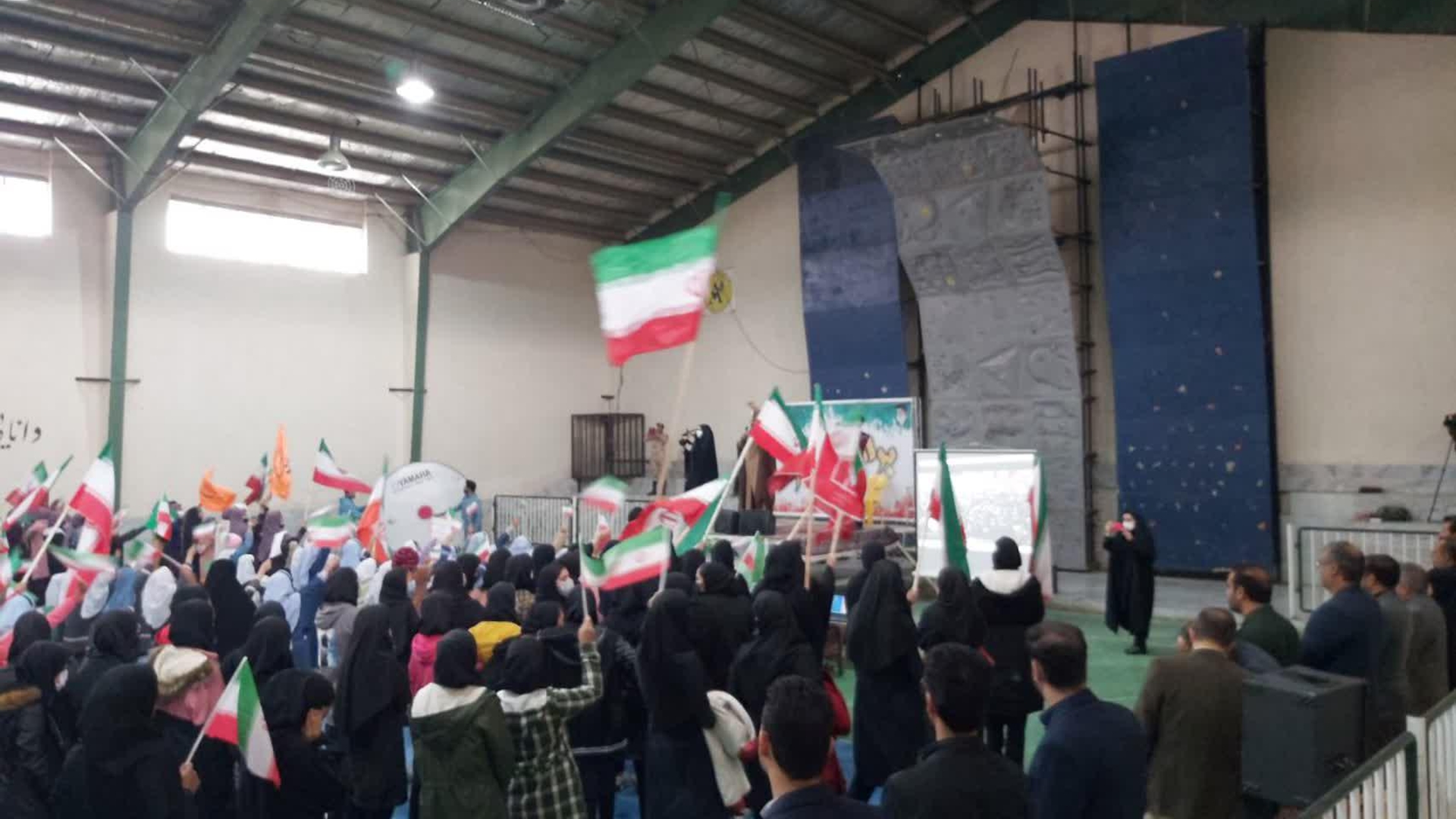 بمناسبت گرامیداشت هفته بسیج دانش آموزی و روز ملی مبارزه با استکبار جهانی