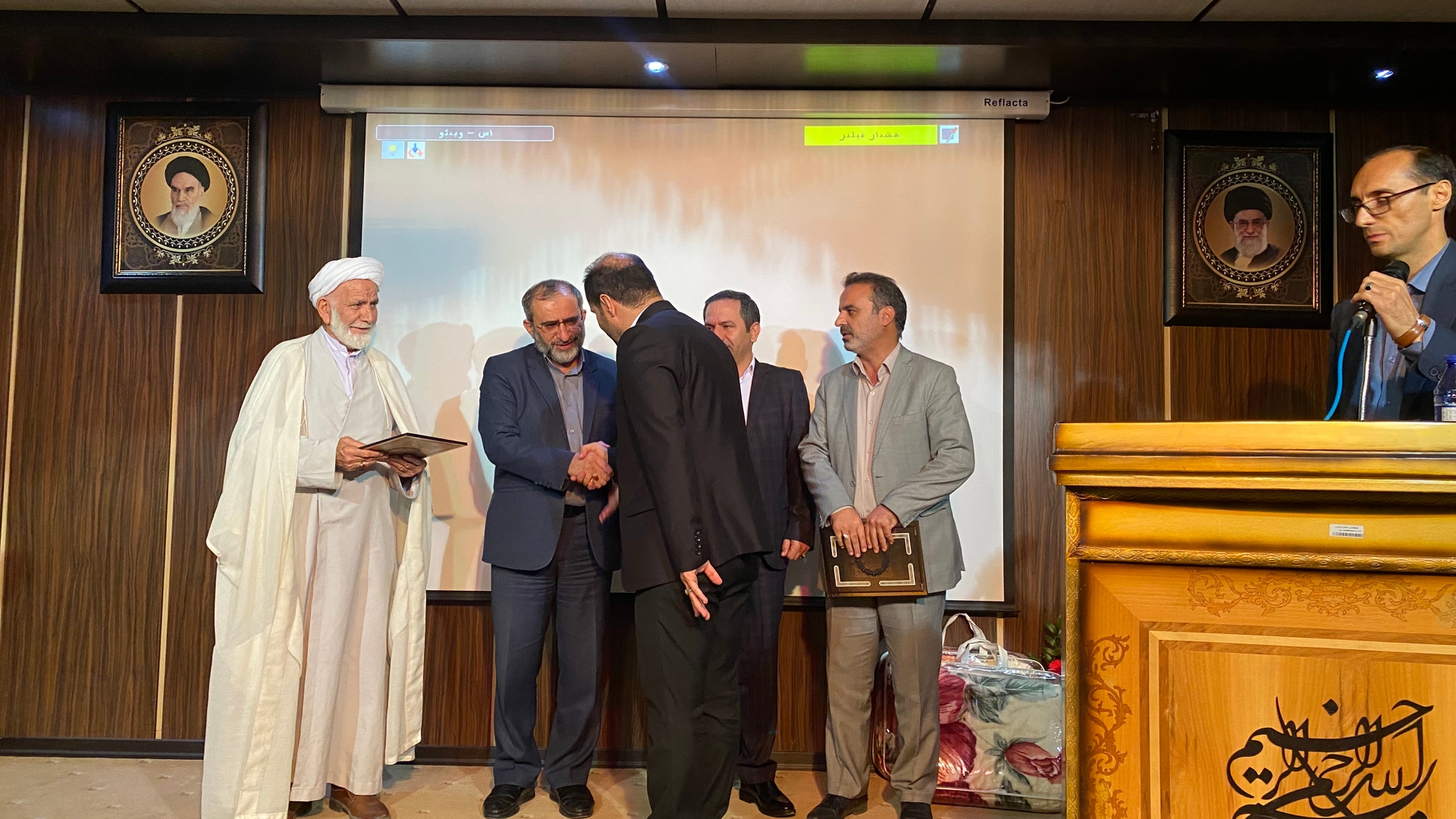 مراسم تکریم فرماندار و معارفه سرپرست فرمانداری شهرستان
۱۴۰۱-۰۸-۰۹