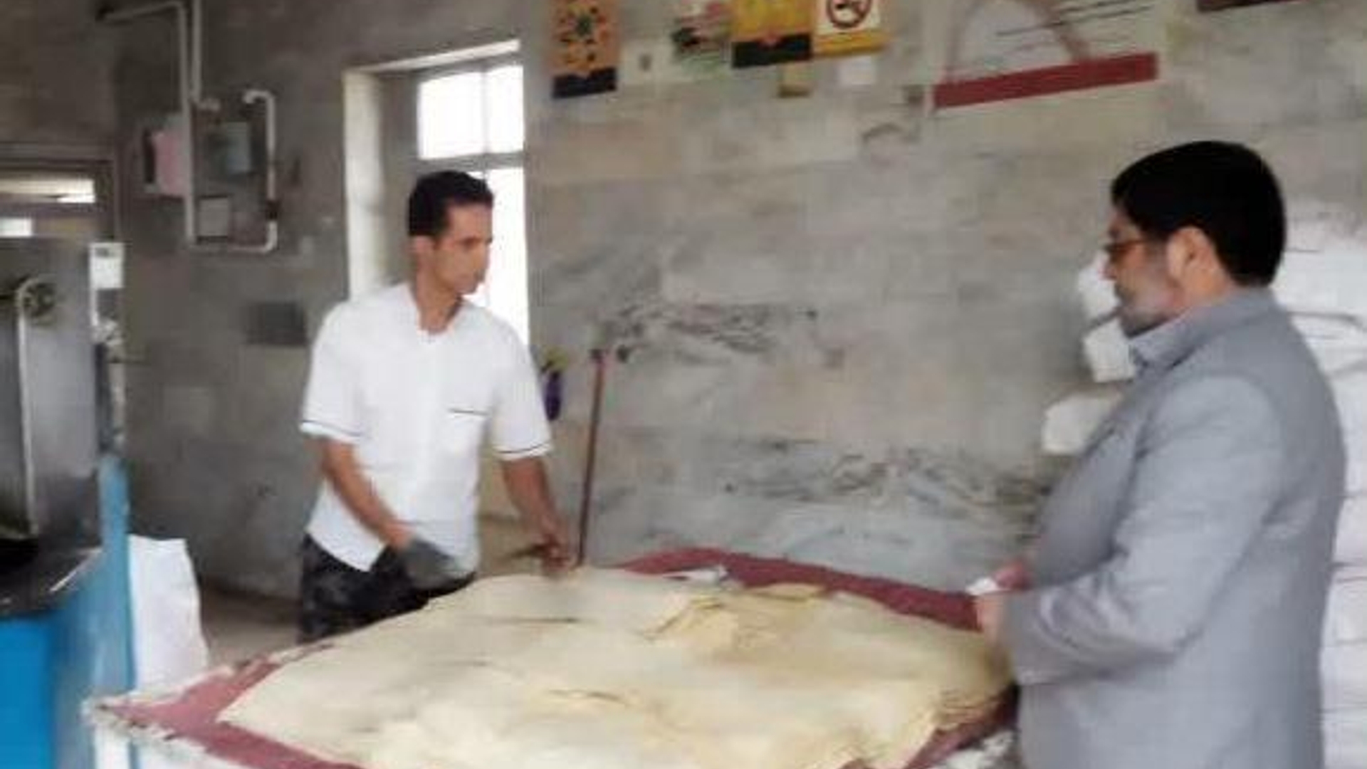 بازدید فرماندار از برخی نانوائیهای سطح شهرستان.