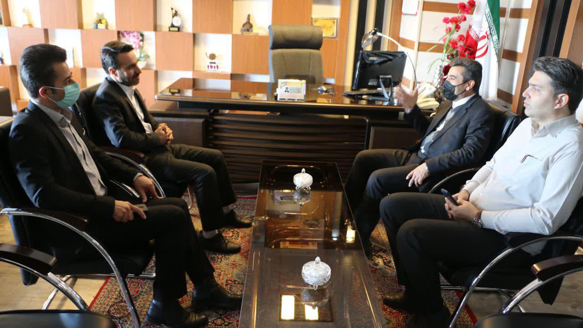 دیدار و نشست فرماندار شهرستان شازند با مدیر فناوری اطلاعات، امنیت فضای مجازی و شبکه دولت استانداری مرکزی