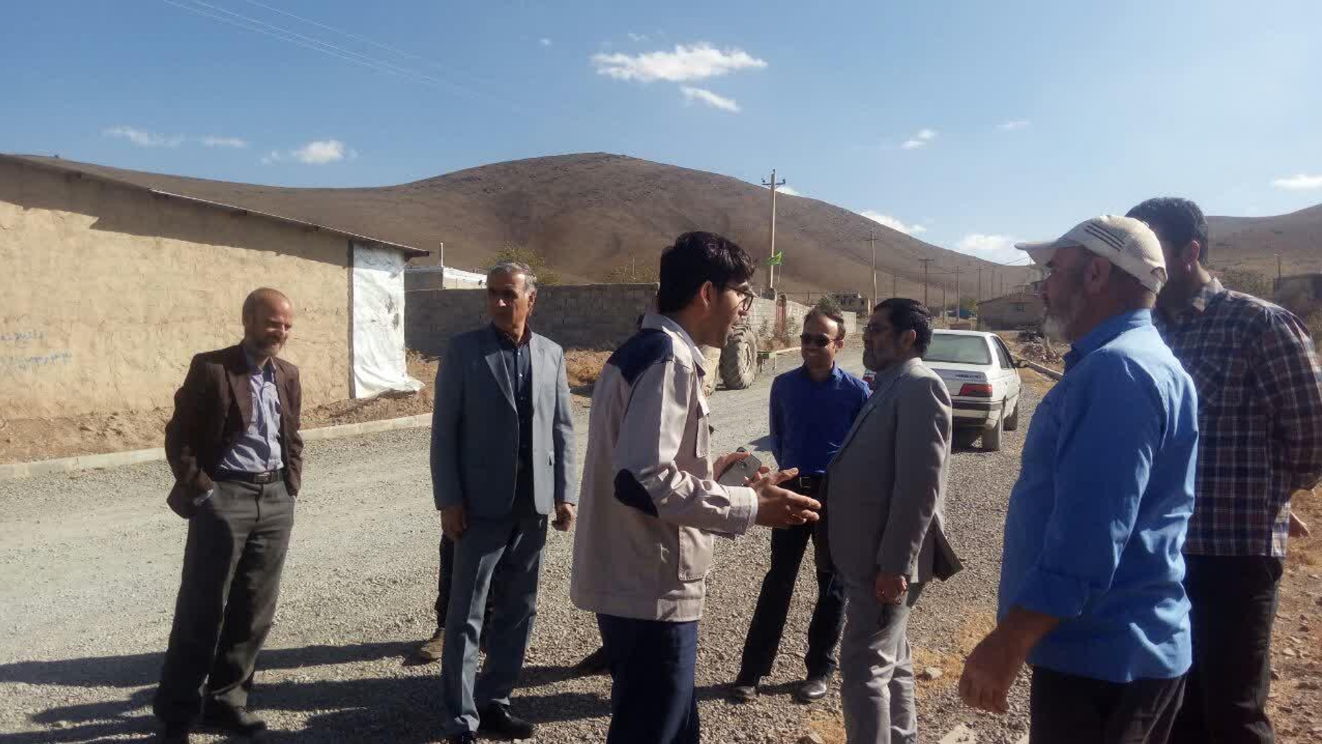 بازدید و دهگردشی فرماندار در "روستای دارانجیر"