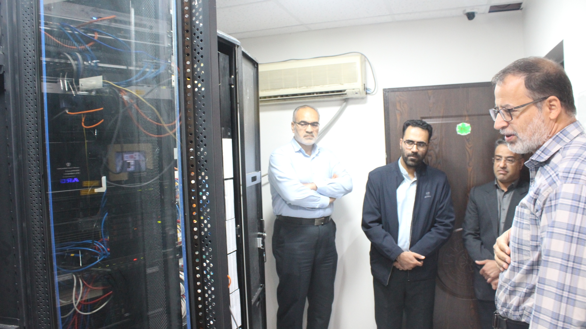 بازدید از اتاق سرور اداره کل منابع طبیعی و آبخیزداری استان