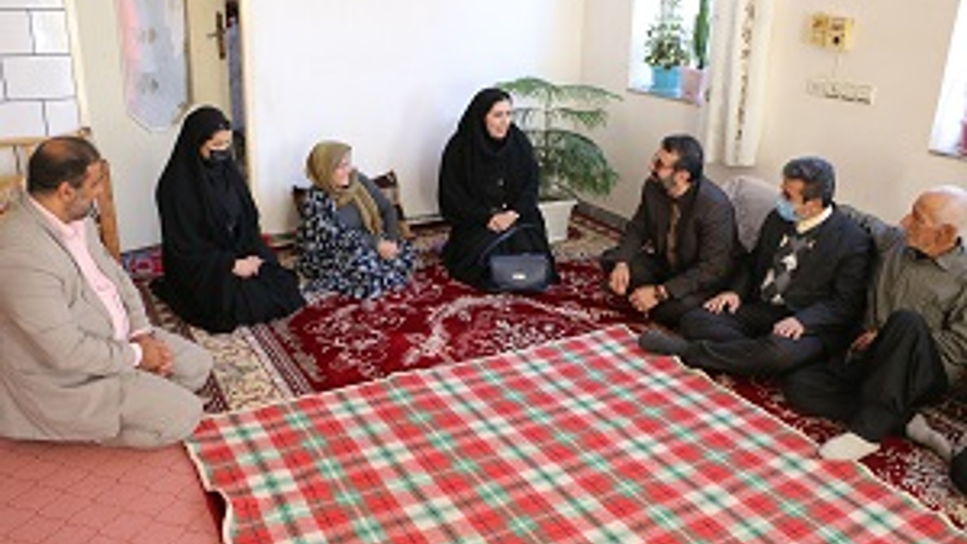 حضور معاون سیاسی، امنیتی و اجتماعی استانداری مرکزی و فرماندار شهرستان شازند در روستای مزرعه خاتون