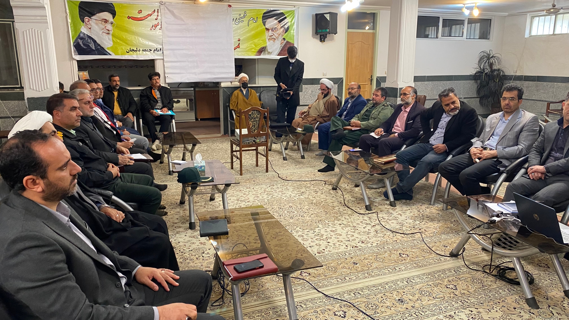 جلسه ستاد احیای امر به معروف و نهی از منکر شهرستان به ریاست حجت الاسلام والمسلمین غفوری امام‌ جمعه شهر دلیجان تشکیل شد