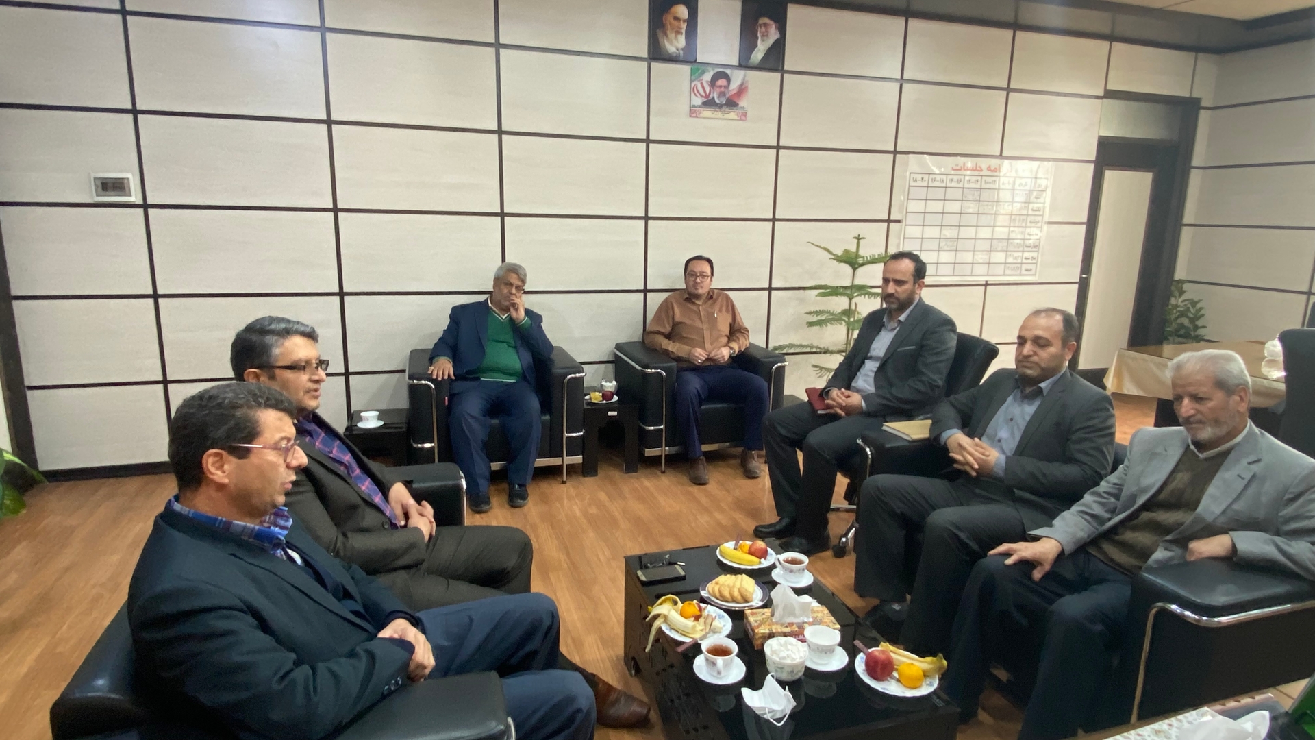 ملاقات  آقای آدینه مدیرکل دفتر امور اتباع و مهاجرین خارجی استانداری با قاسمی سرپرست فرمانداری شهرستان