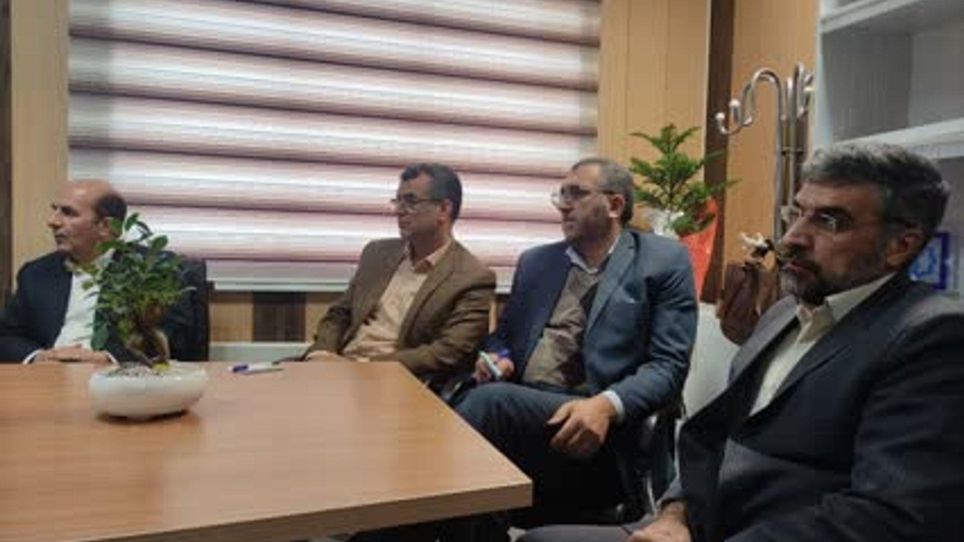 جلسه هفتگی دفتر امور شهری و شوراها