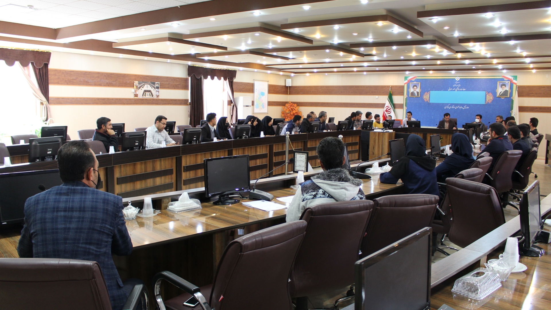 یازدهمین جلسه کمیته انضباطی کارکنان دهیاری ها برگزار گردید